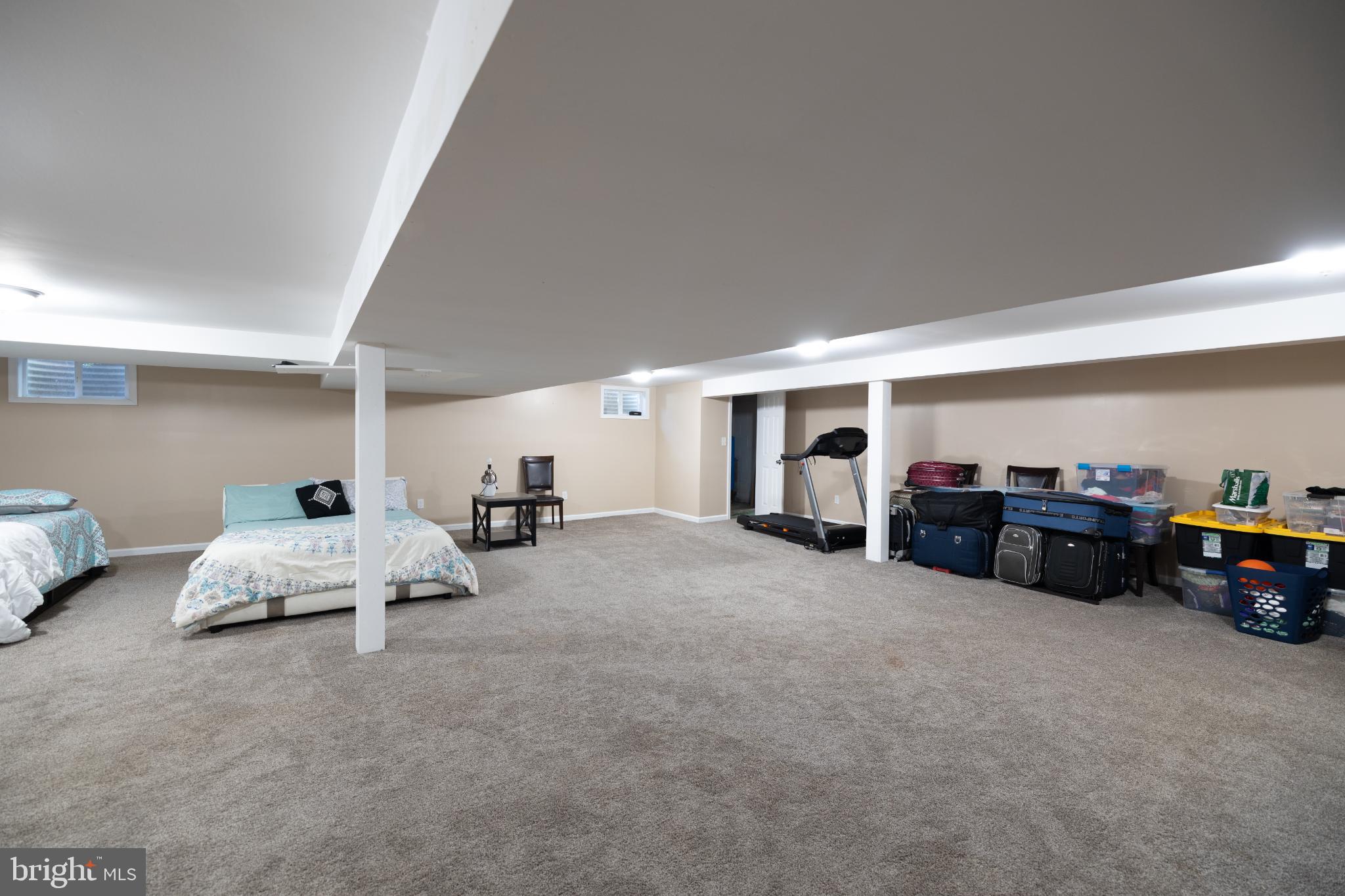 WINDSOR FARMS - Residential