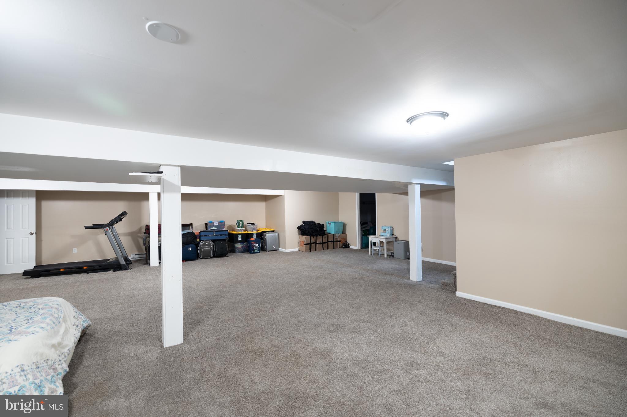 WINDSOR FARMS - Residential