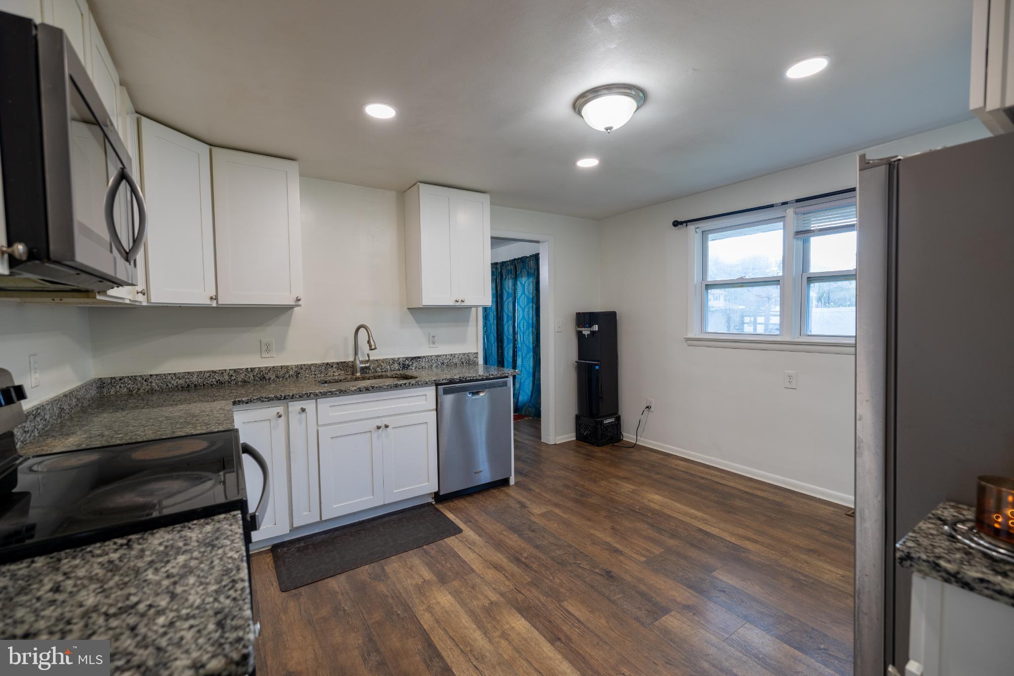 WINDSOR FARMS - Residential