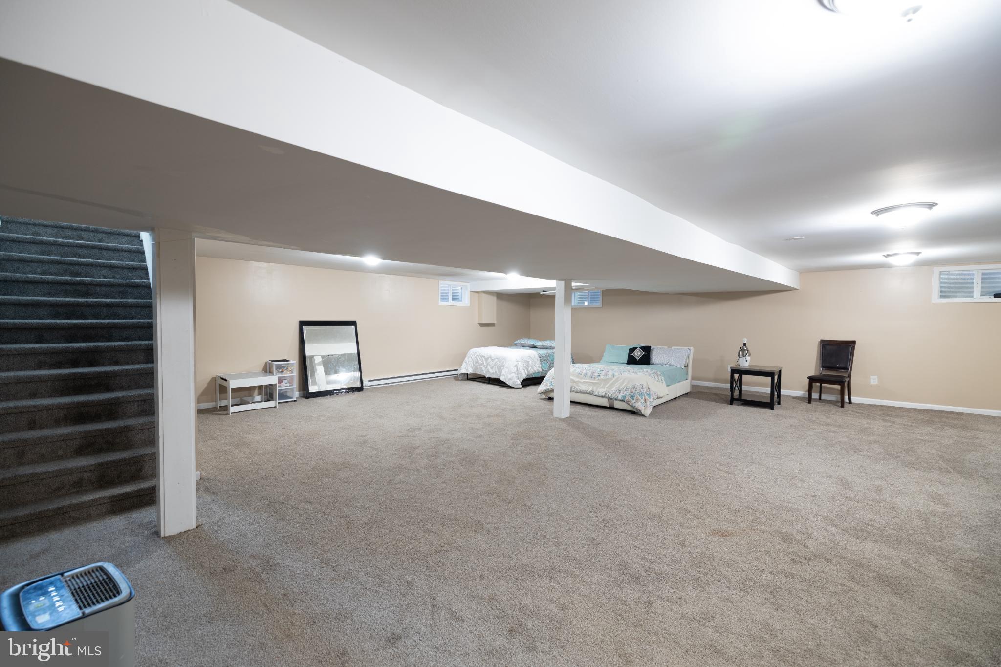 WINDSOR FARMS - Residential