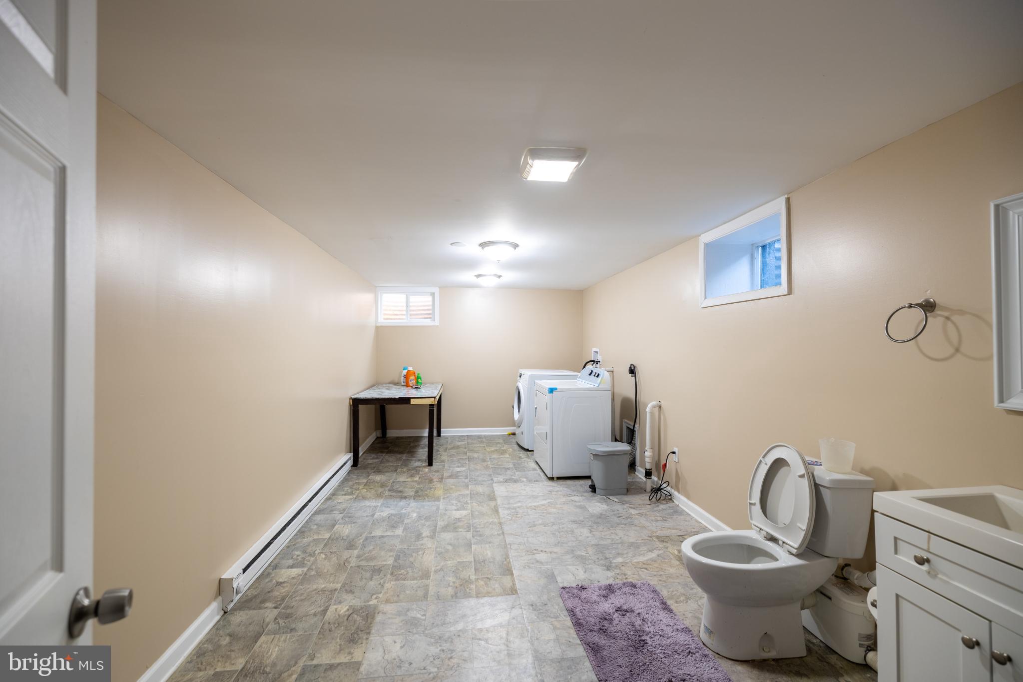 WINDSOR FARMS - Residential