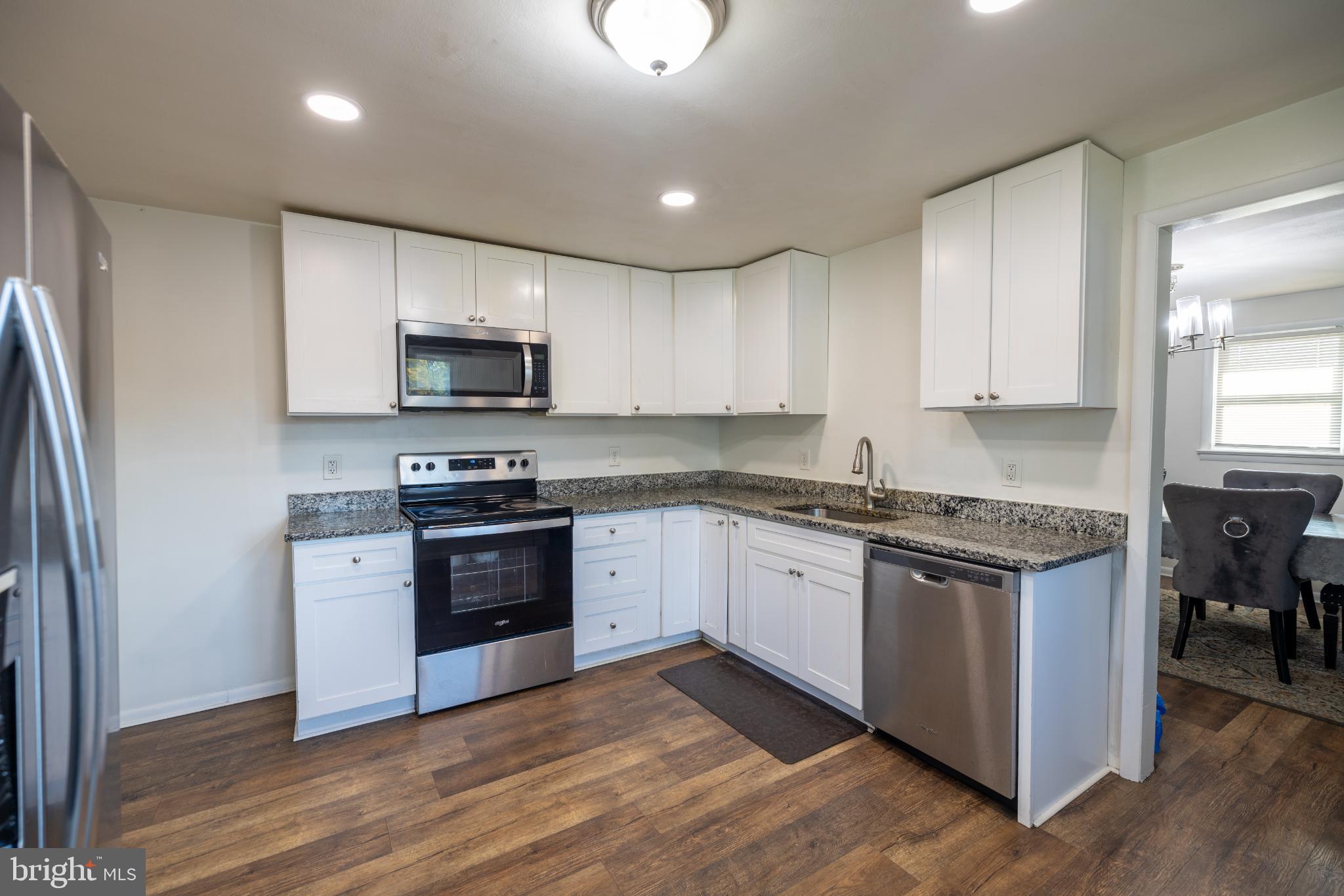 WINDSOR FARMS - Residential