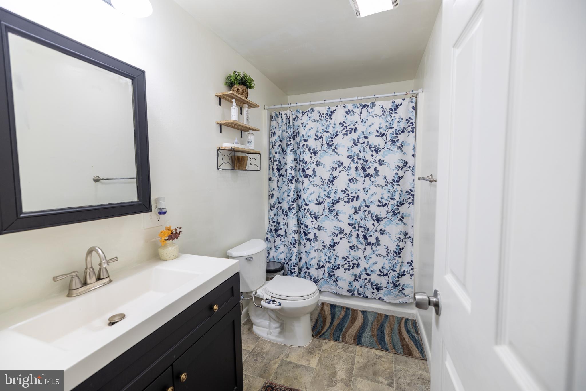 WINDSOR FARMS - Residential