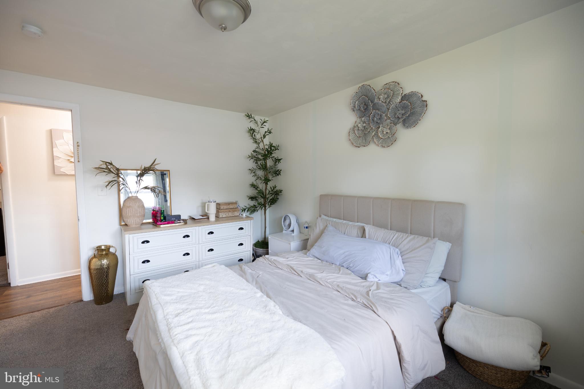 WINDSOR FARMS - Residential