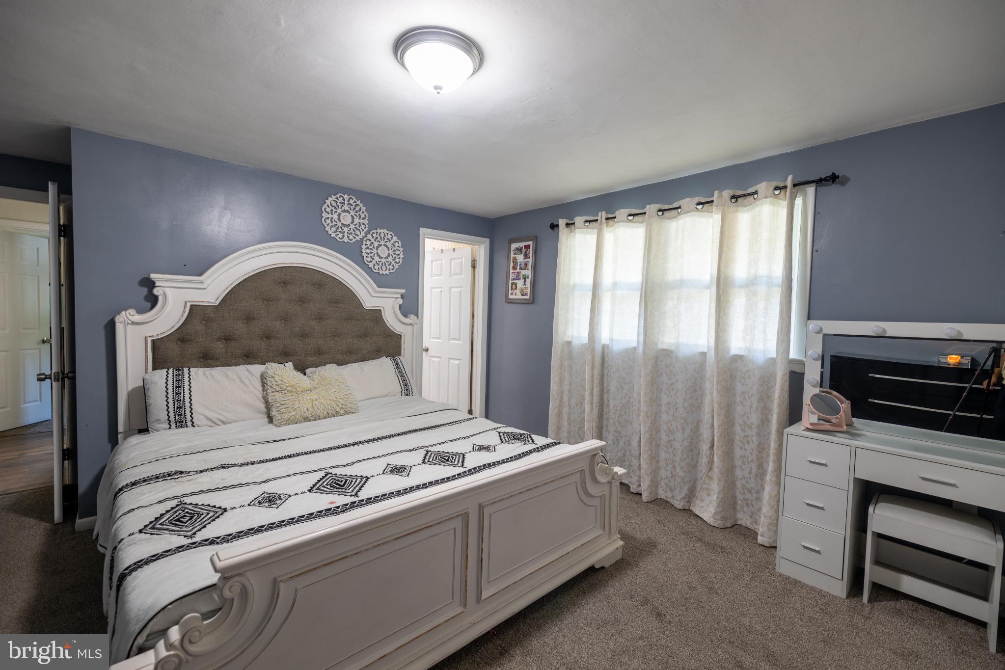 WINDSOR FARMS - Residential