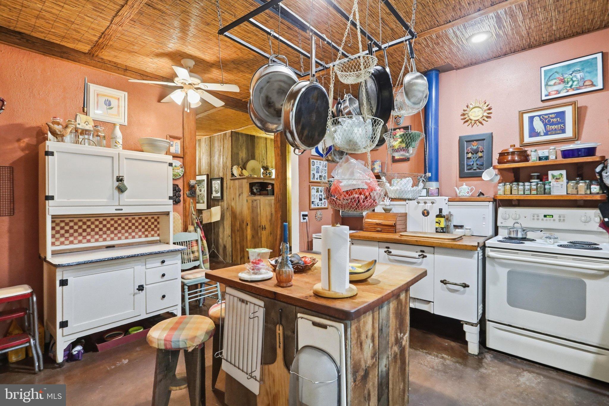 506 STRAWBERRY LANE