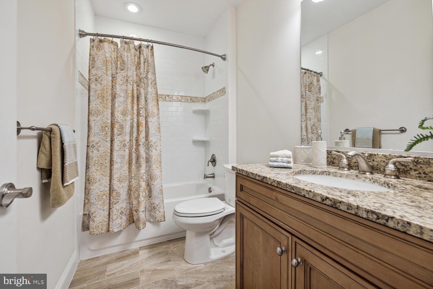 OAKWOOD KNOLLS - Residential