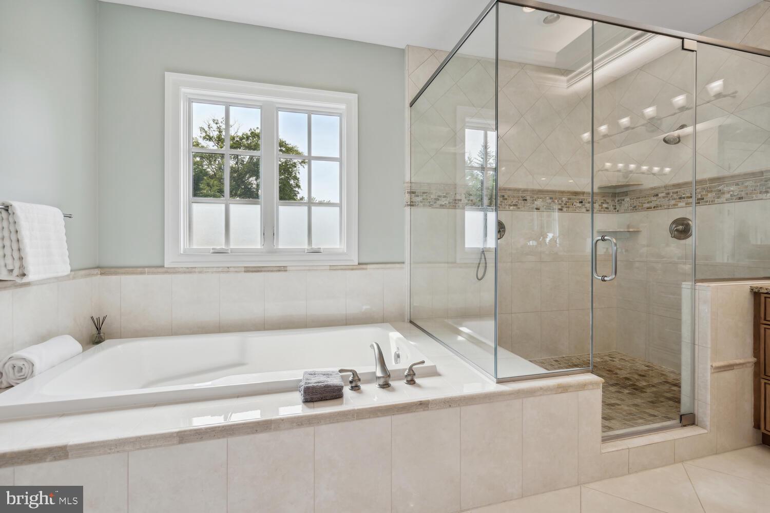 OAKWOOD KNOLLS - Residential