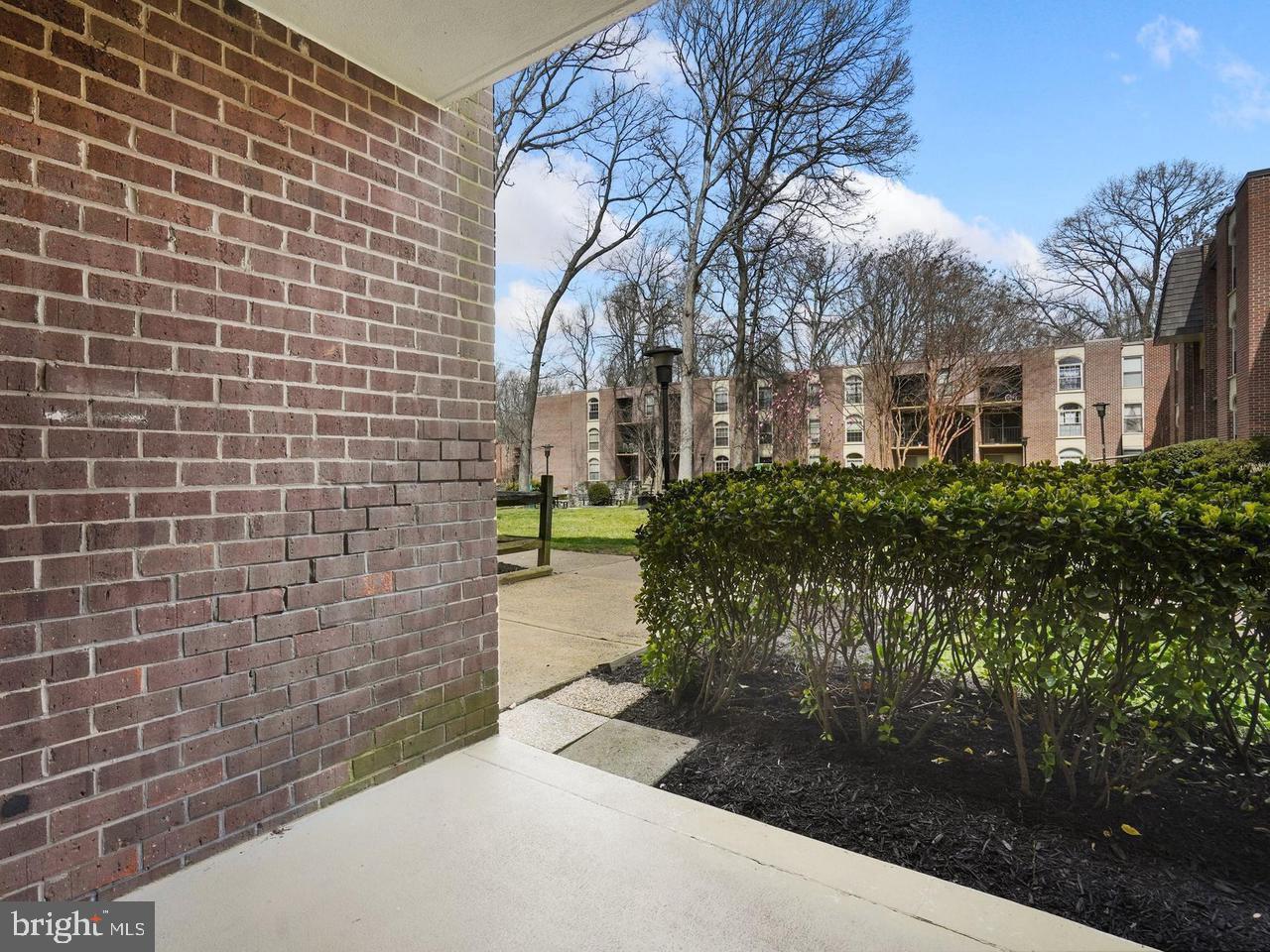 WOODBURN VILLAGE - Residential Lease