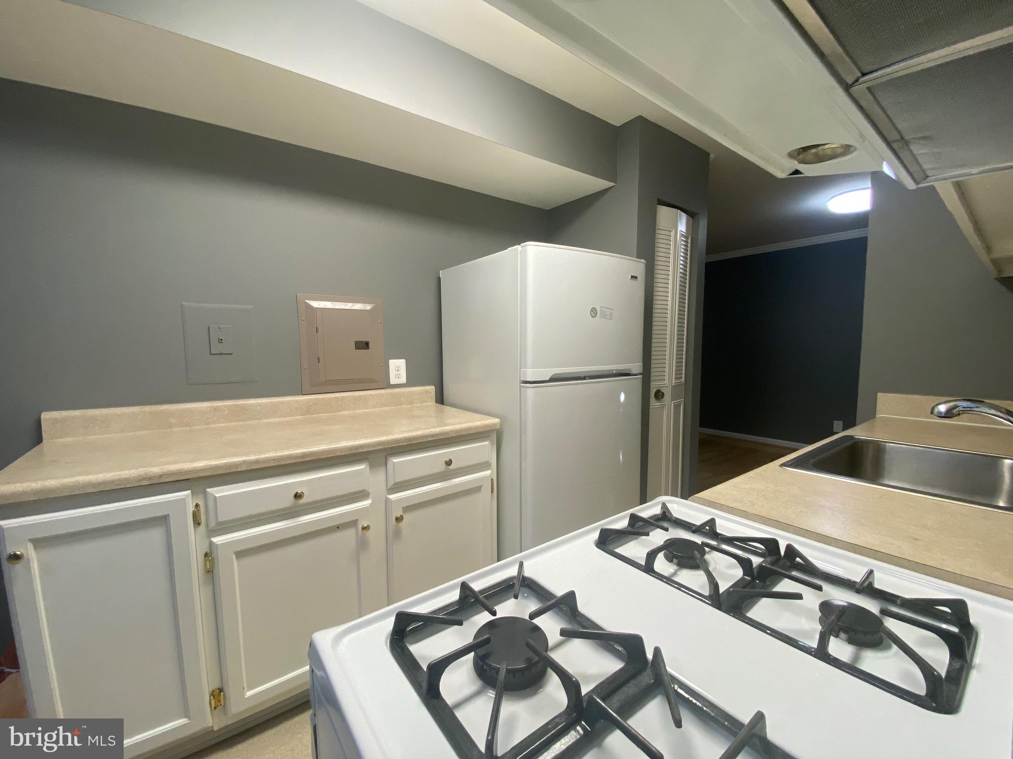 WOODBURN VILLAGE - Residential Lease