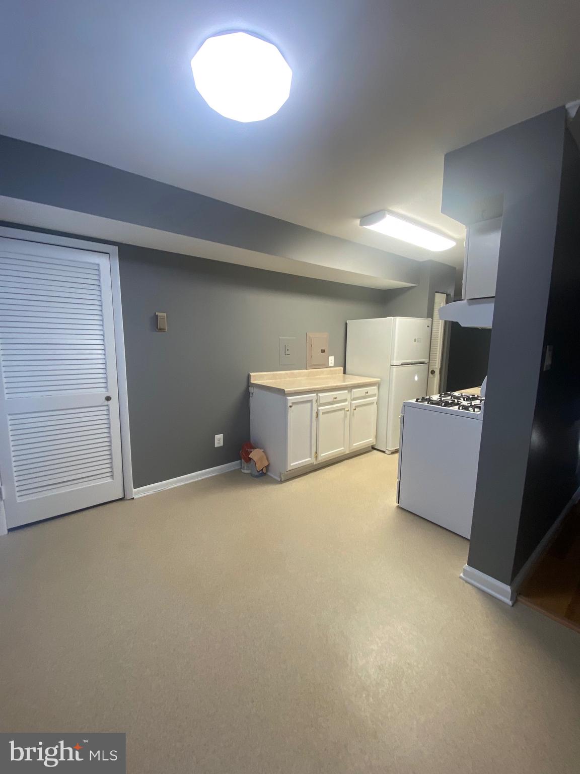 WOODBURN VILLAGE - Residential Lease