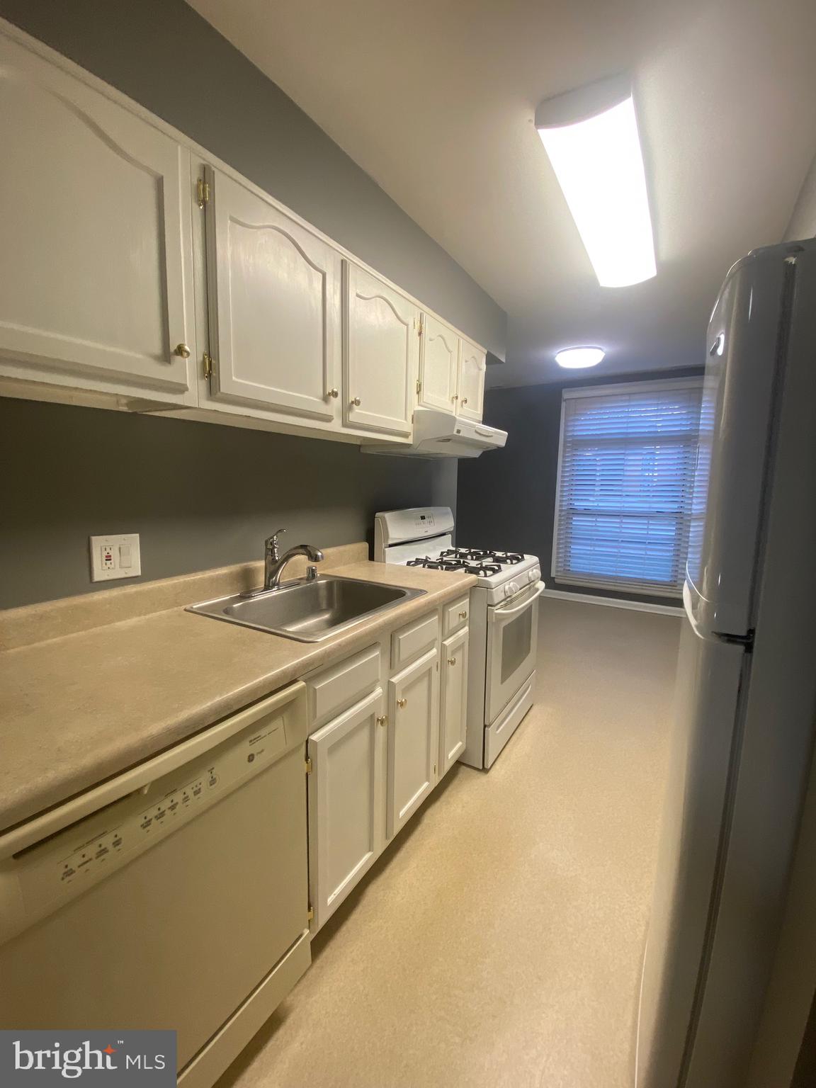 WOODBURN VILLAGE - Residential Lease