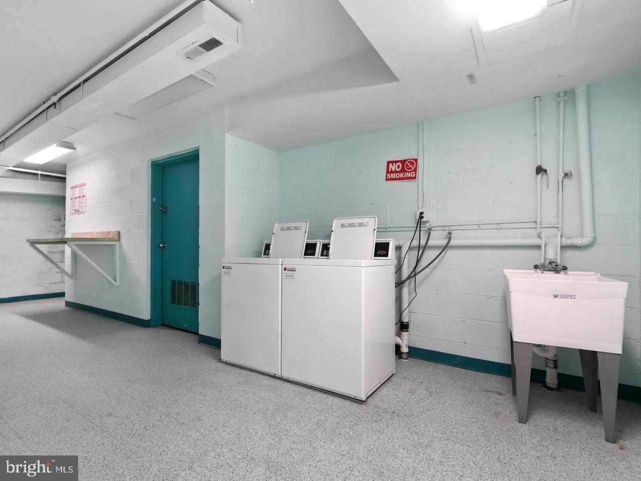 WOODBURN VILLAGE - Residential Lease