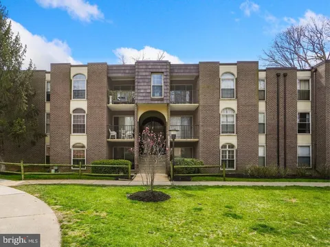8308 Tobin Road Unit 11, Annandale, VA MLS: VAFX2224792