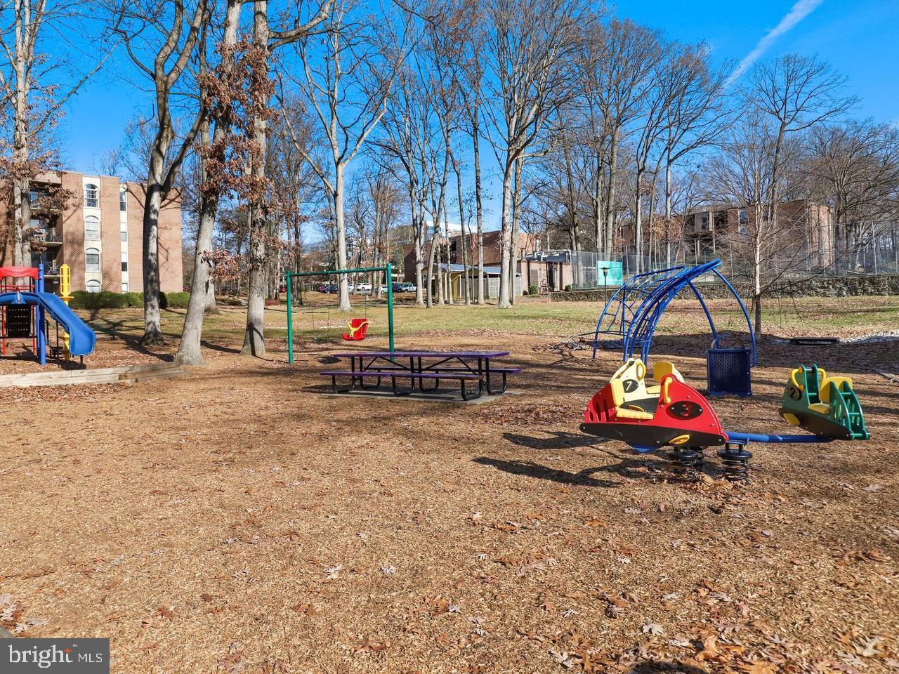 WOODBURN VILLAGE - Residential Lease