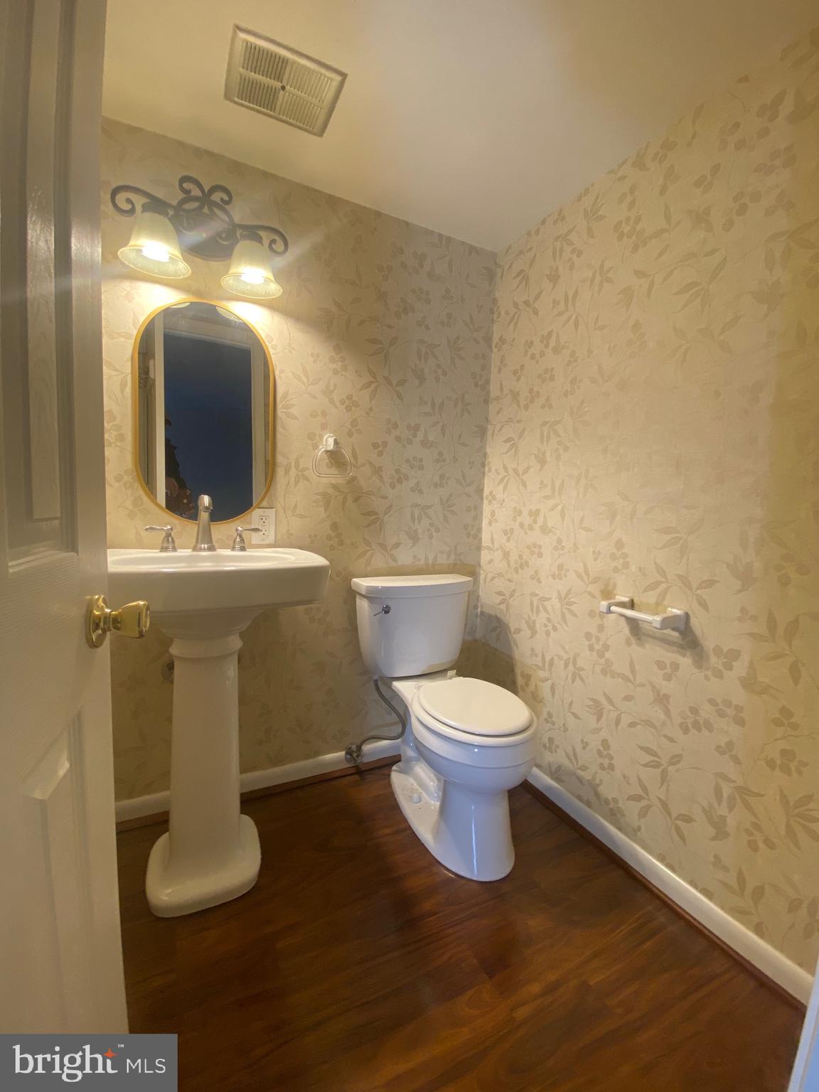 WOODBURN VILLAGE - Residential Lease