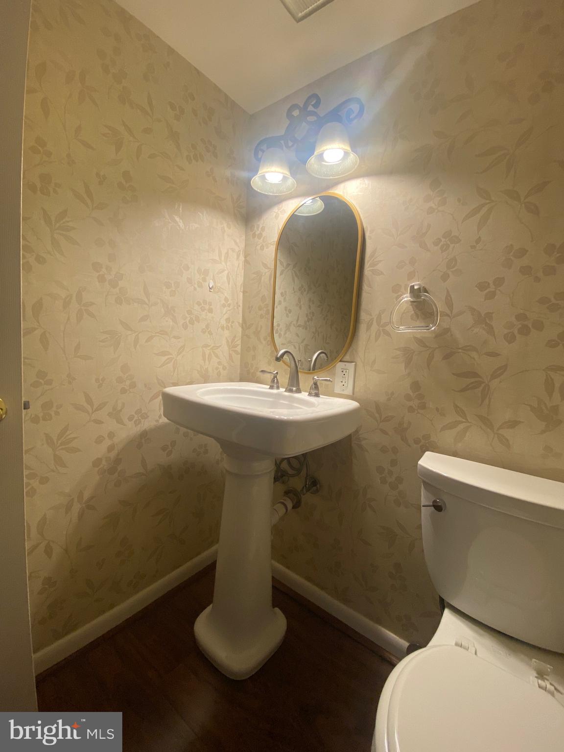 WOODBURN VILLAGE - Residential Lease