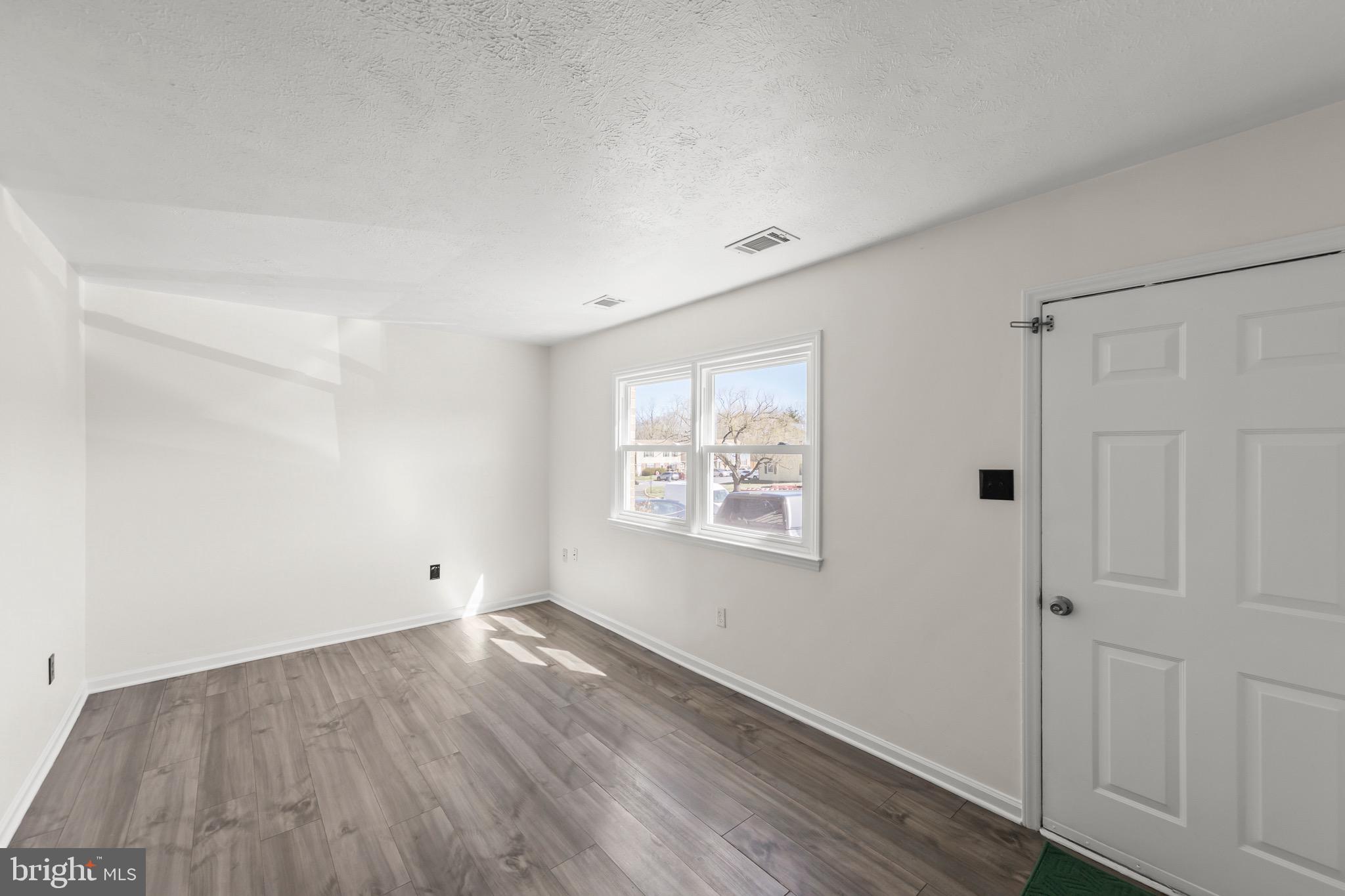 ASH HOLLOW ESTATES - Residential