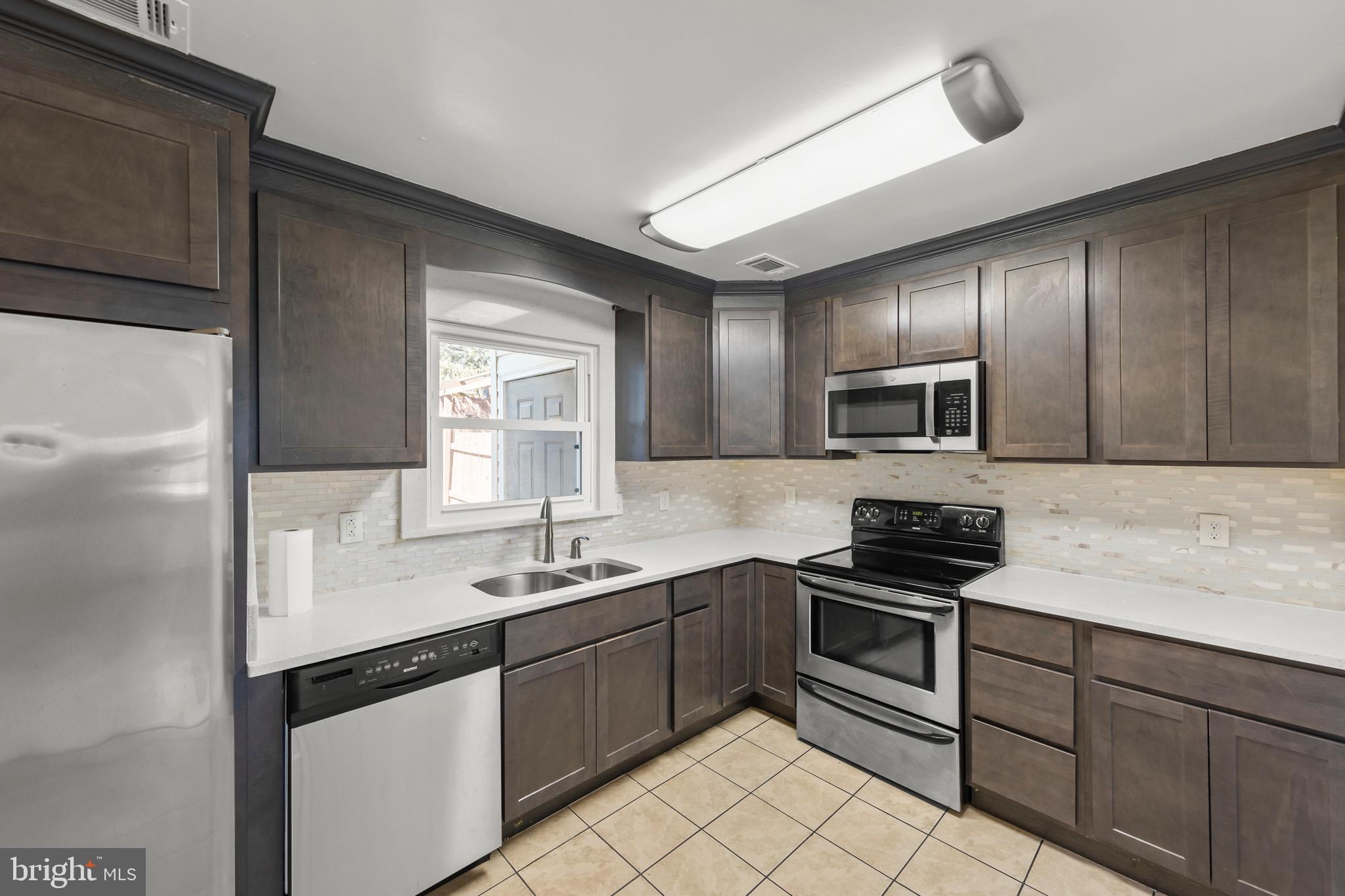 ASH HOLLOW ESTATES - Residential