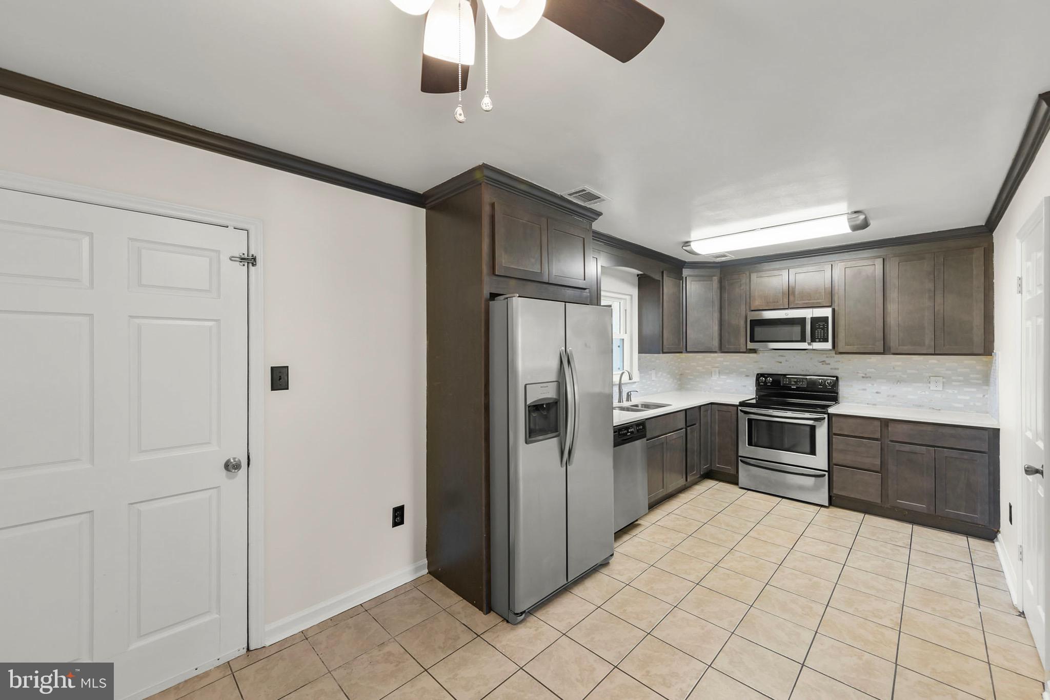 ASH HOLLOW ESTATES - Residential