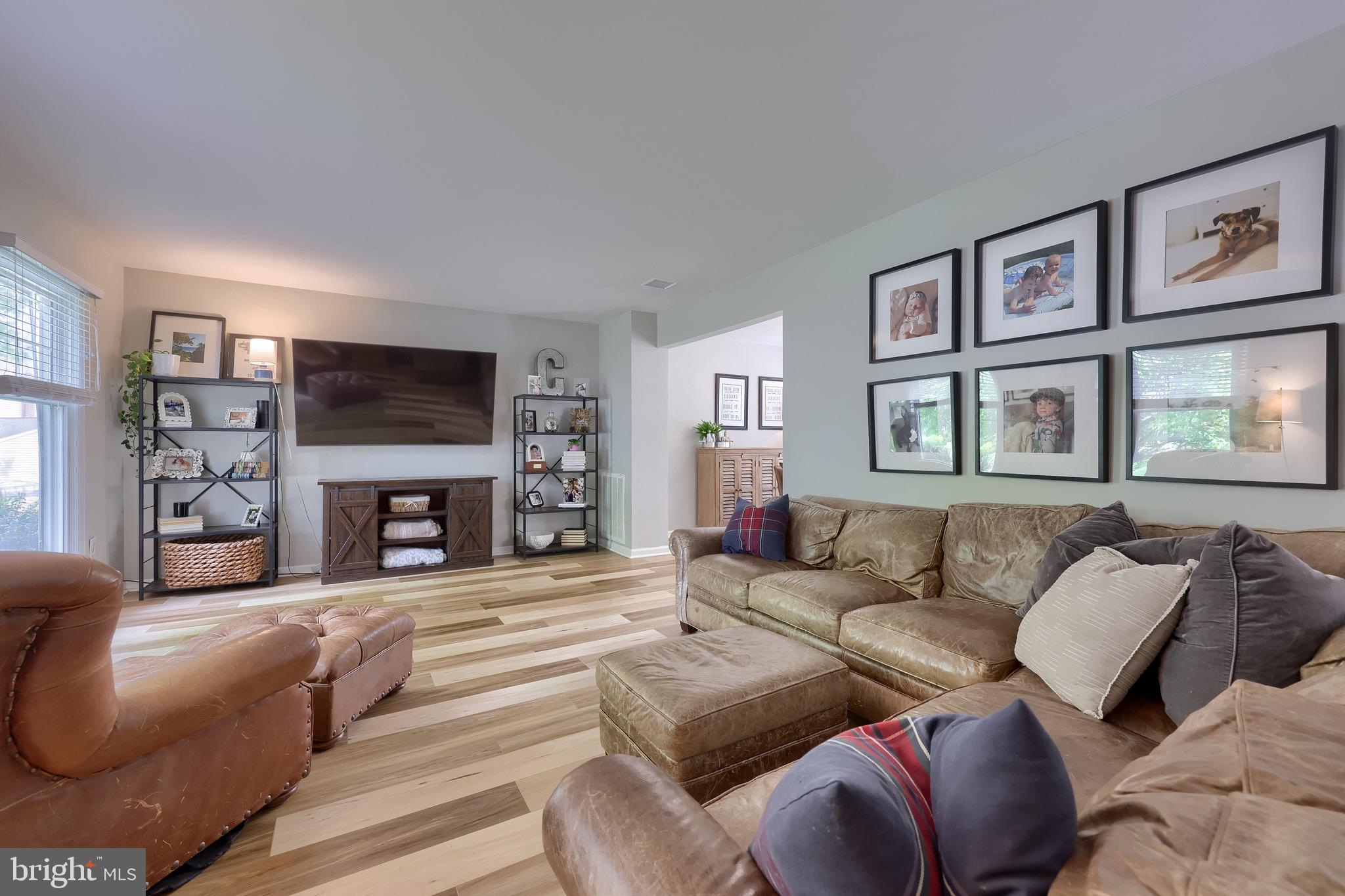 637 REGENT DRIVE