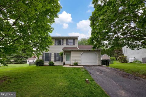 637 REGENT DRIVE LANCASTER PA 17601