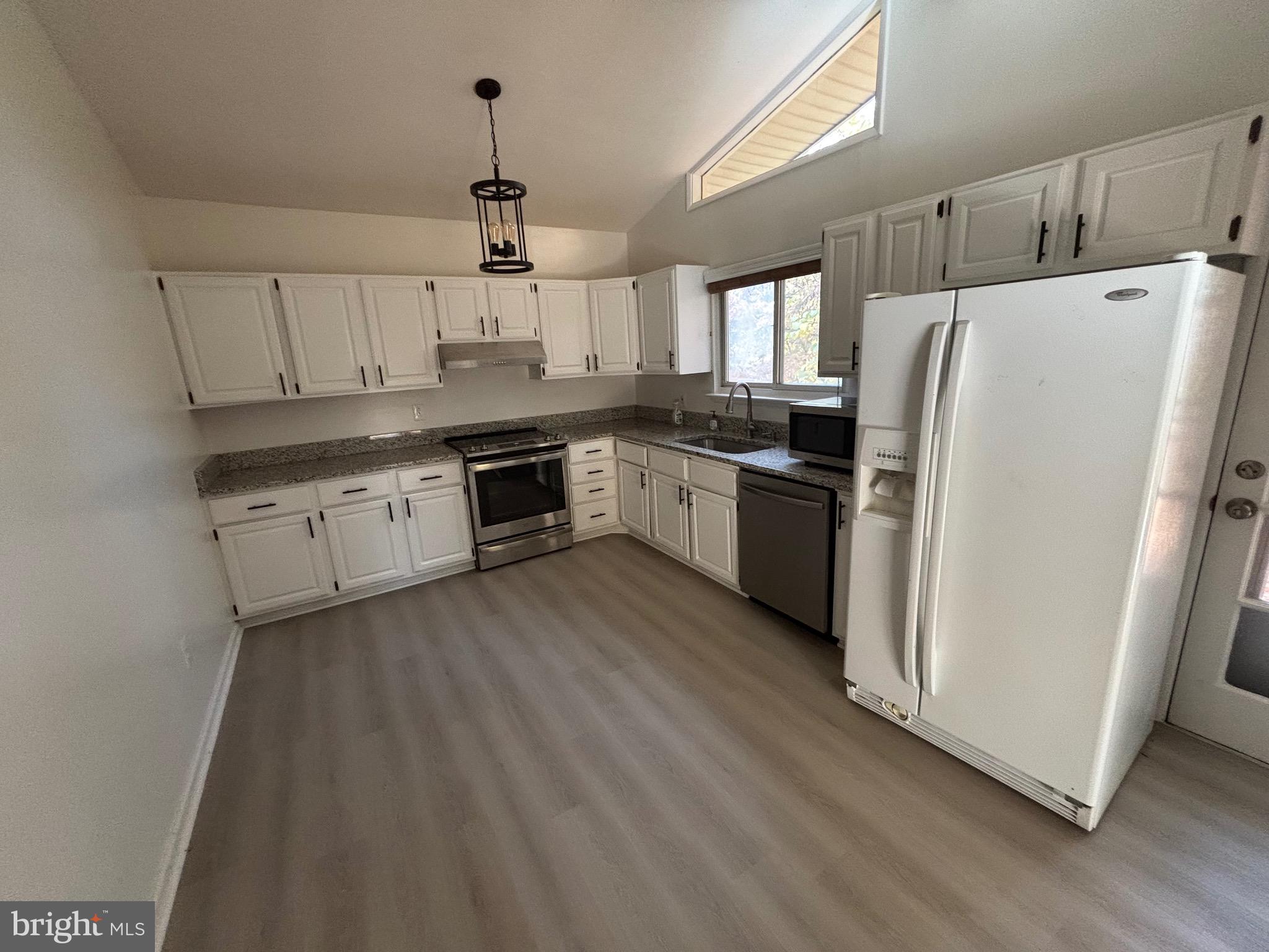 WESTVIEW HILLS - Residential Lease