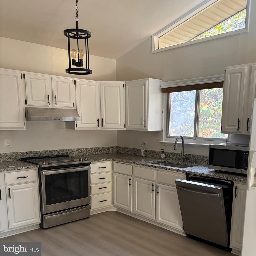 WESTVIEW HILLS - Residential Lease