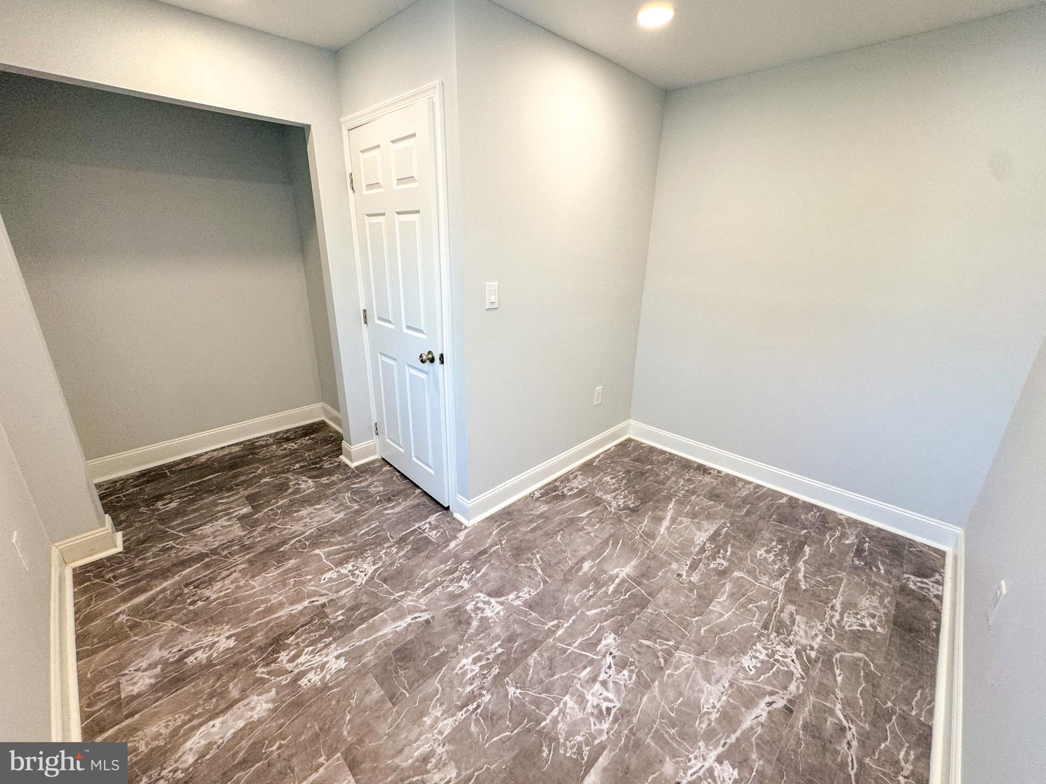 GERMANTOWN (EAST) - Residential