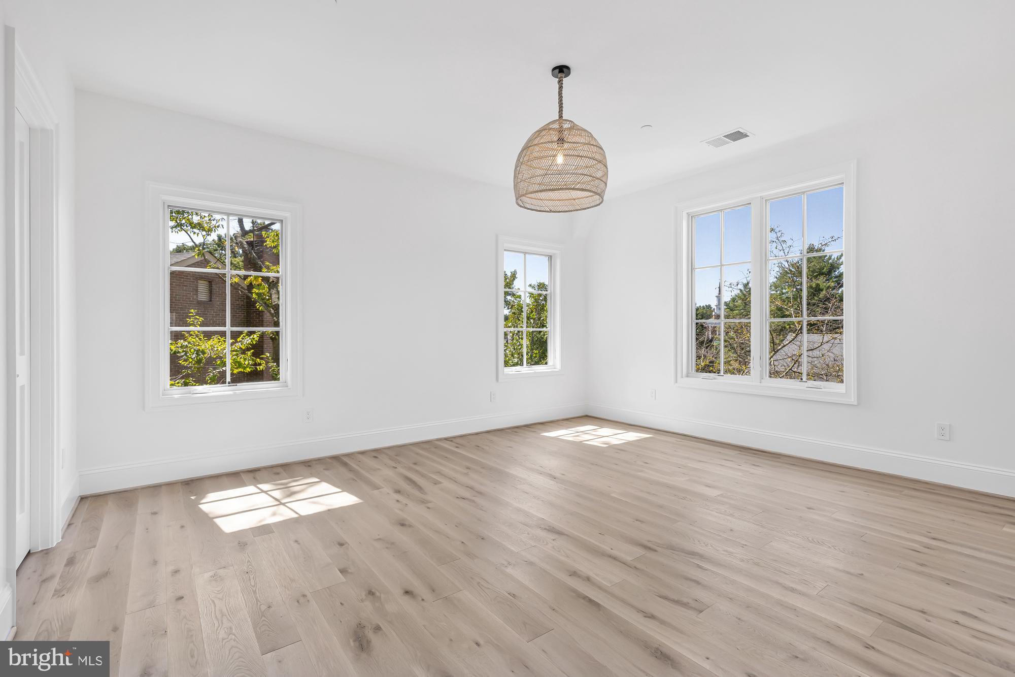 KENWOOD - Residential