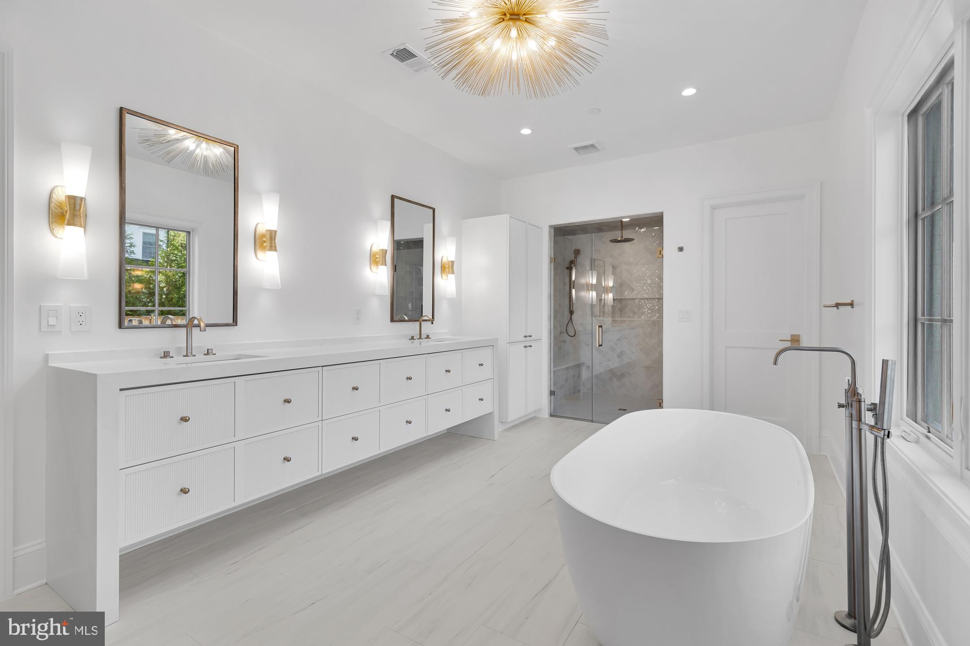 KENWOOD - Residential