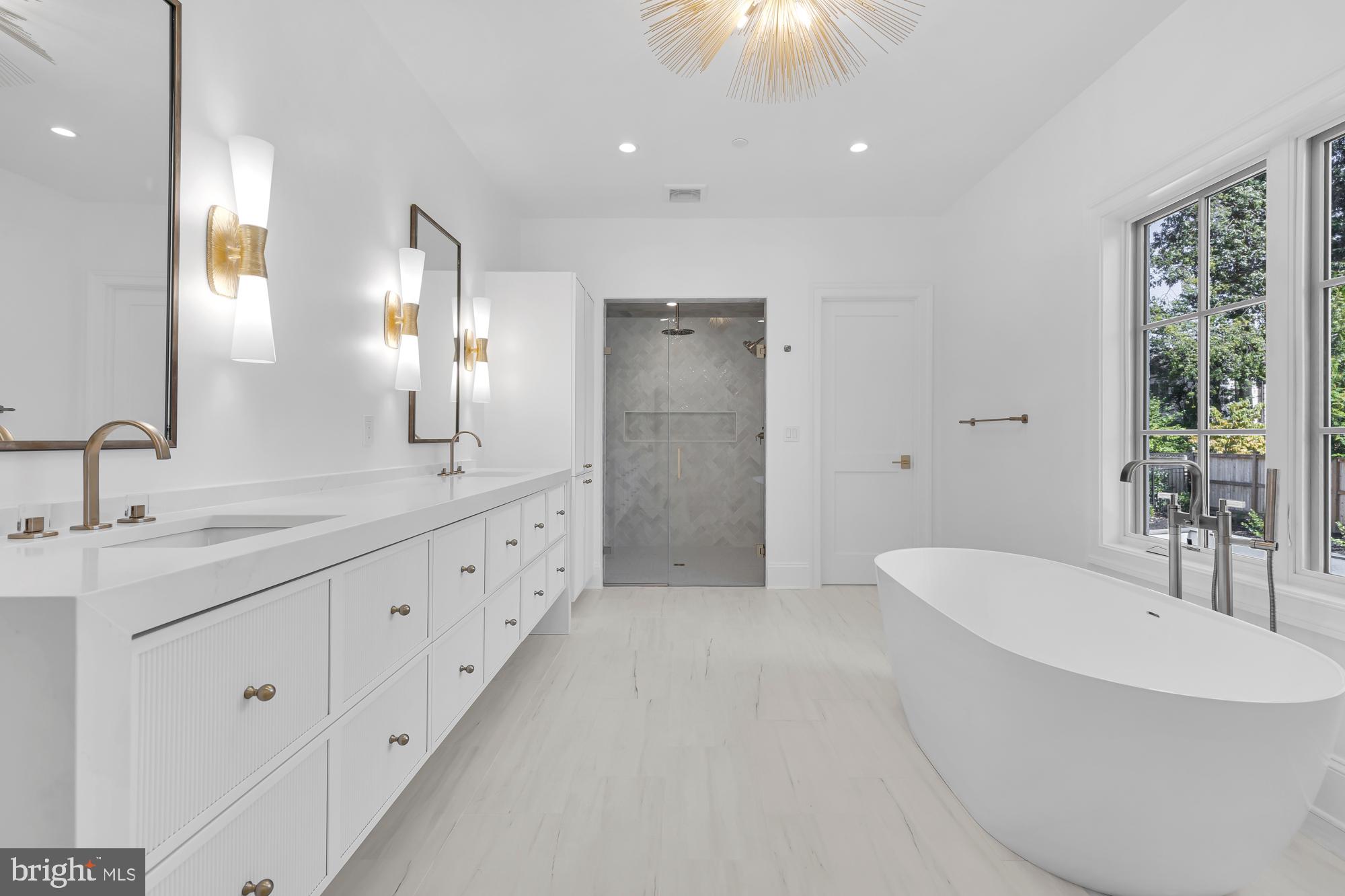 KENWOOD - Residential