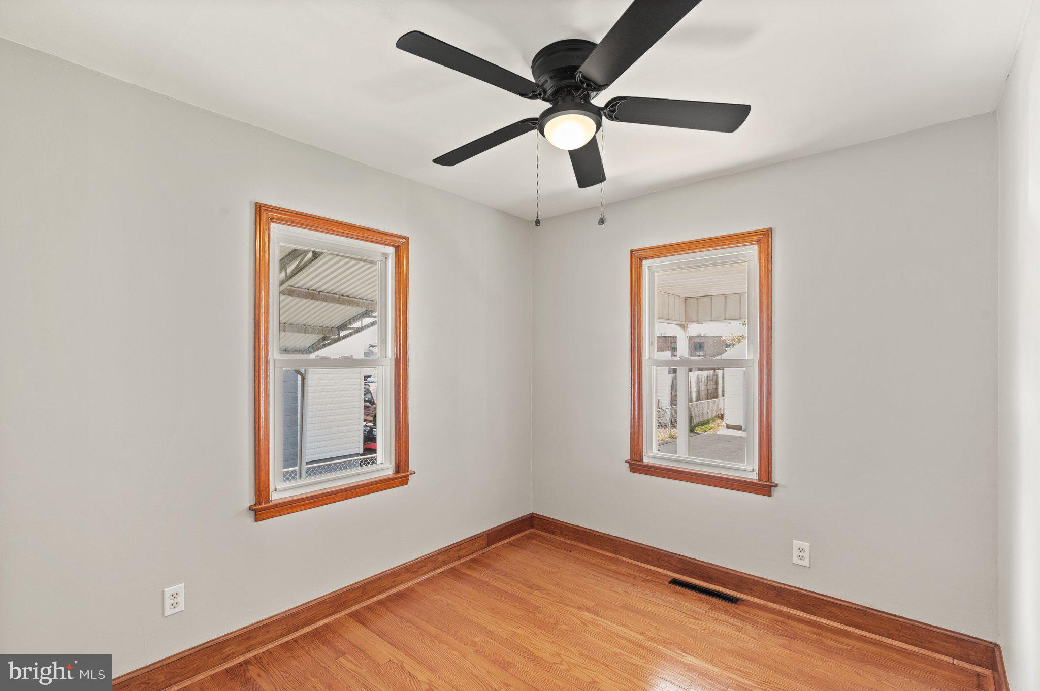 ESSEX - Commercial Sale