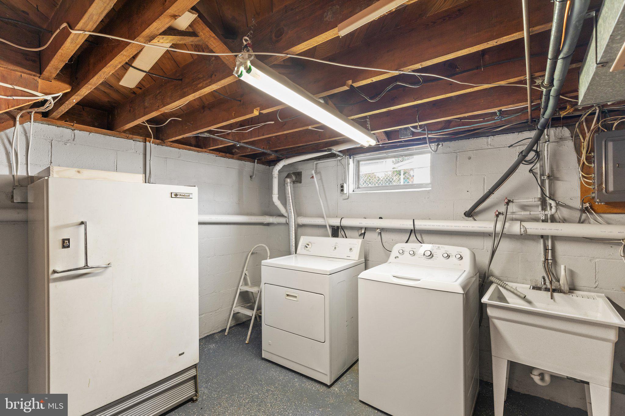 ESSEX - Commercial Sale