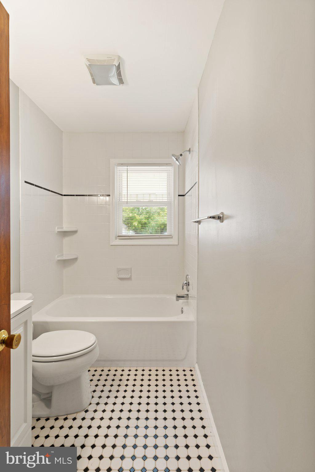 ESSEX - Commercial Sale