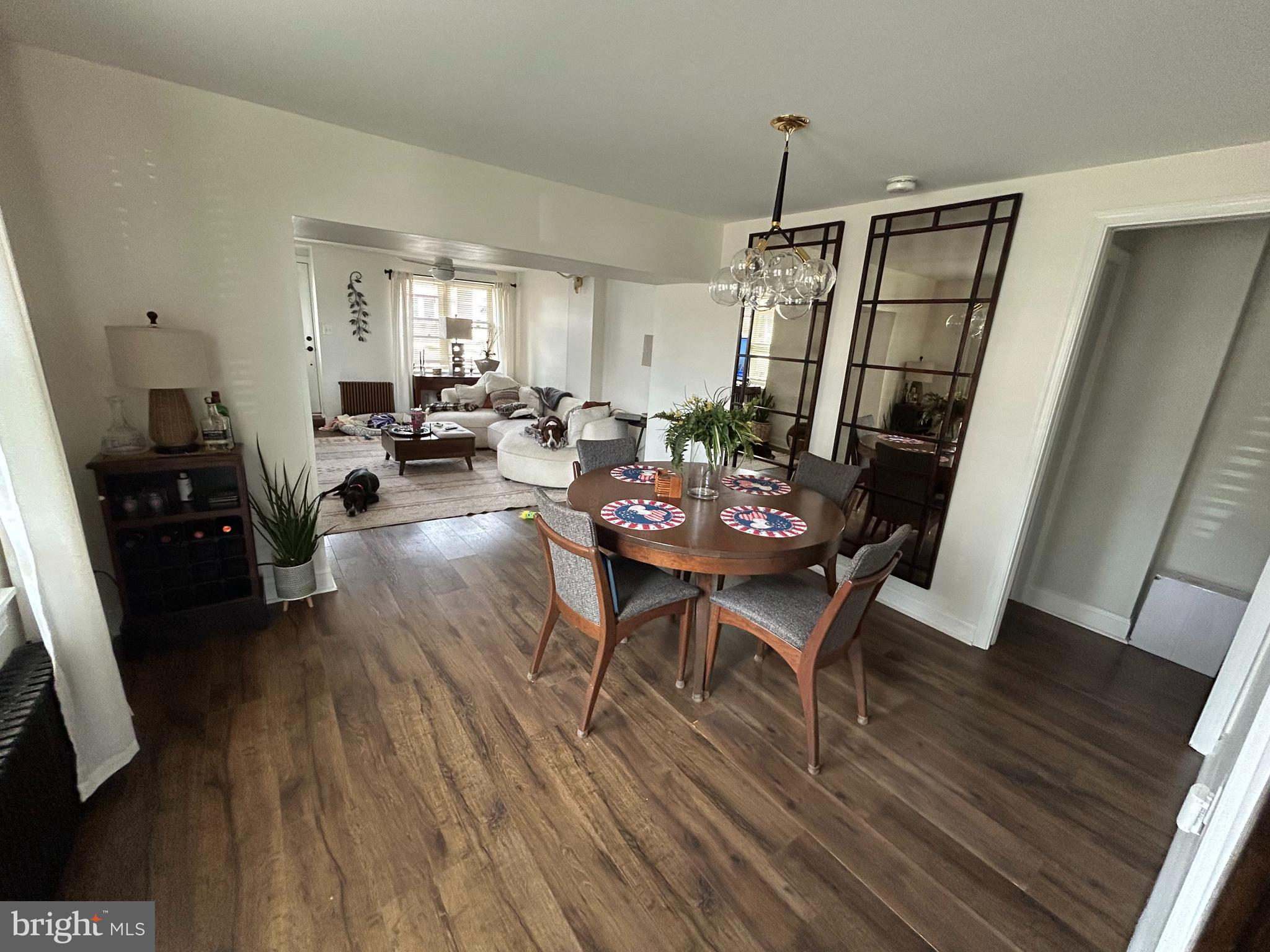 153 W 6TH AVENUE