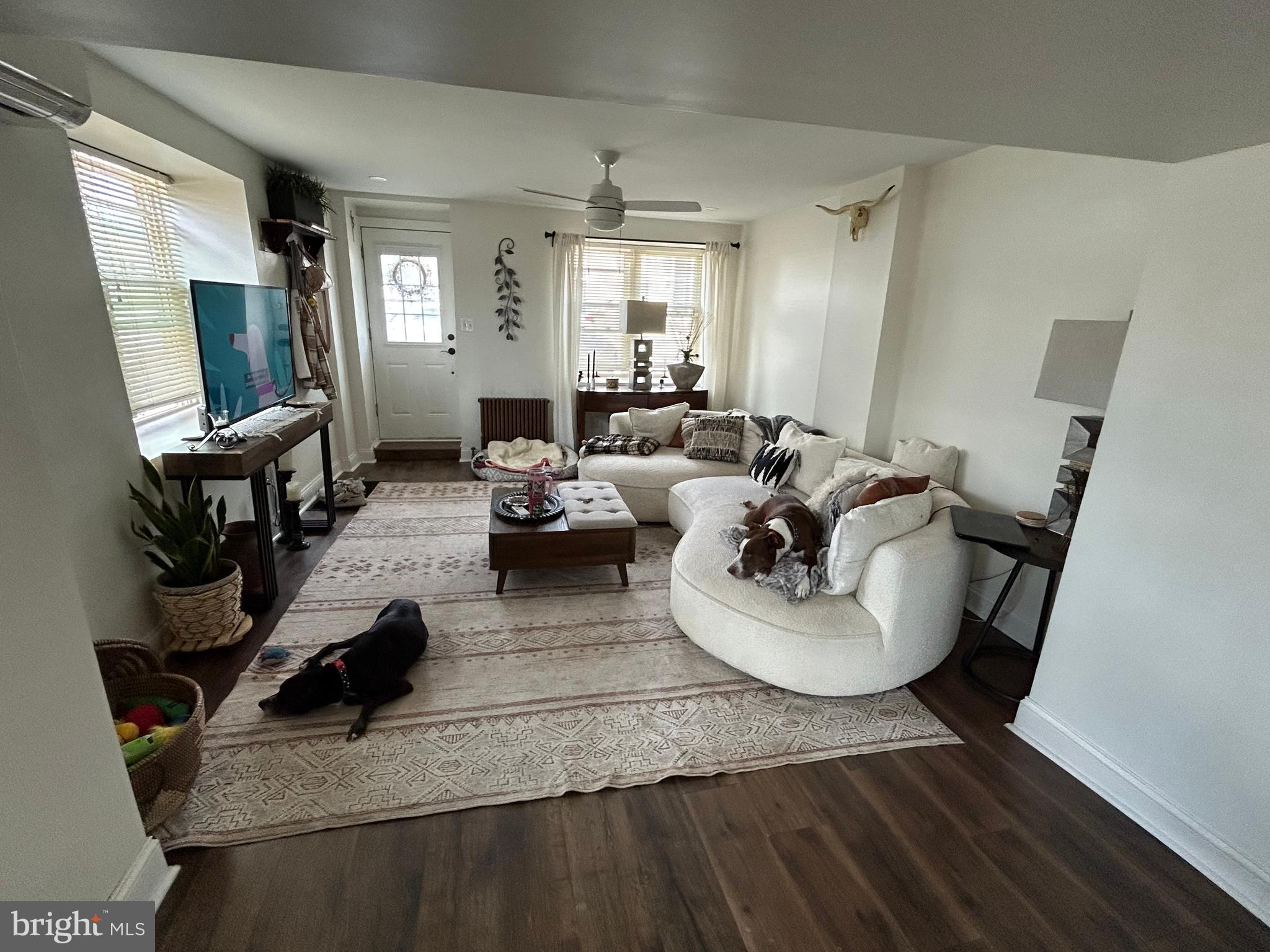 153 W 6TH AVENUE