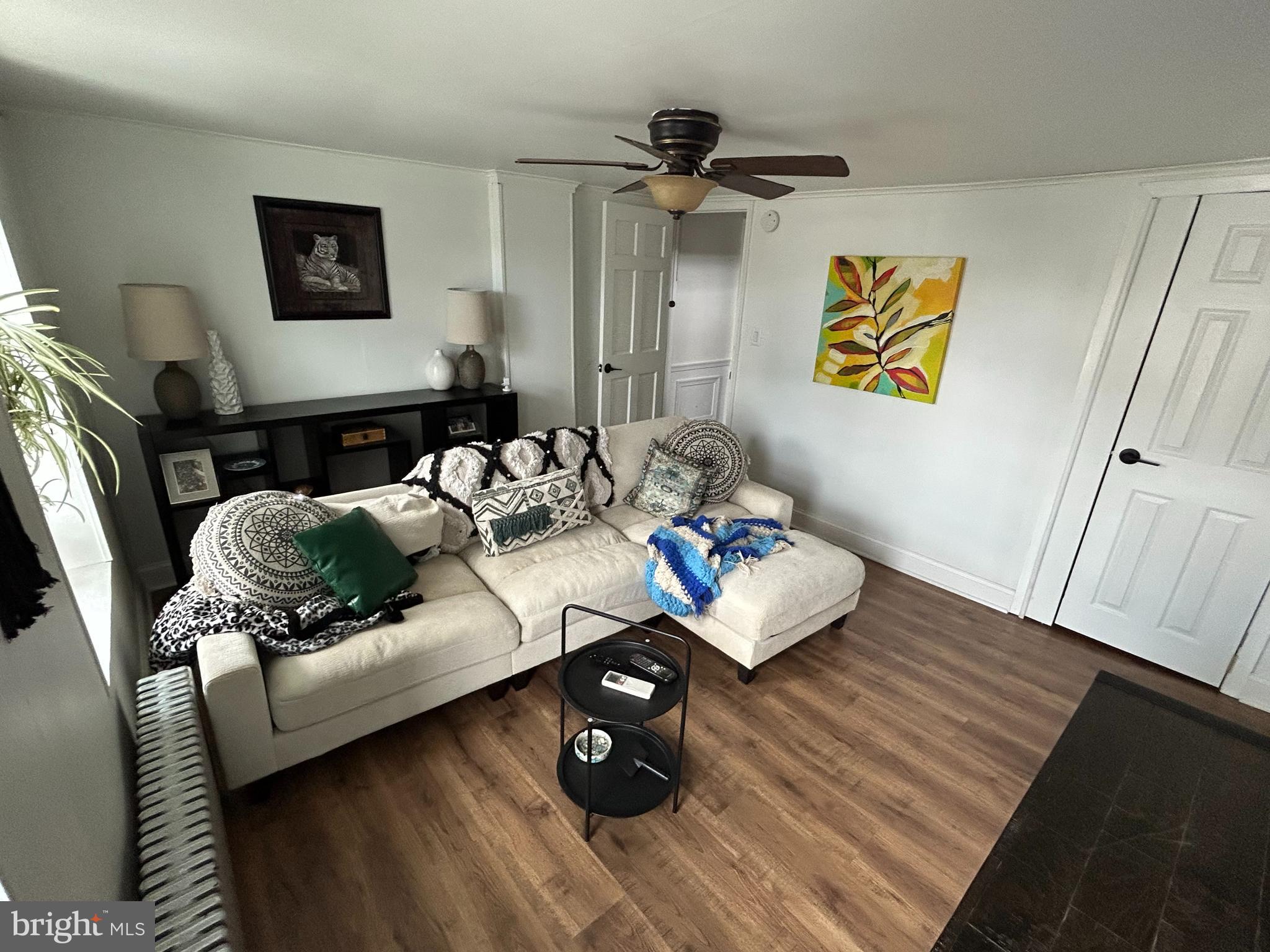 153 W 6TH AVENUE