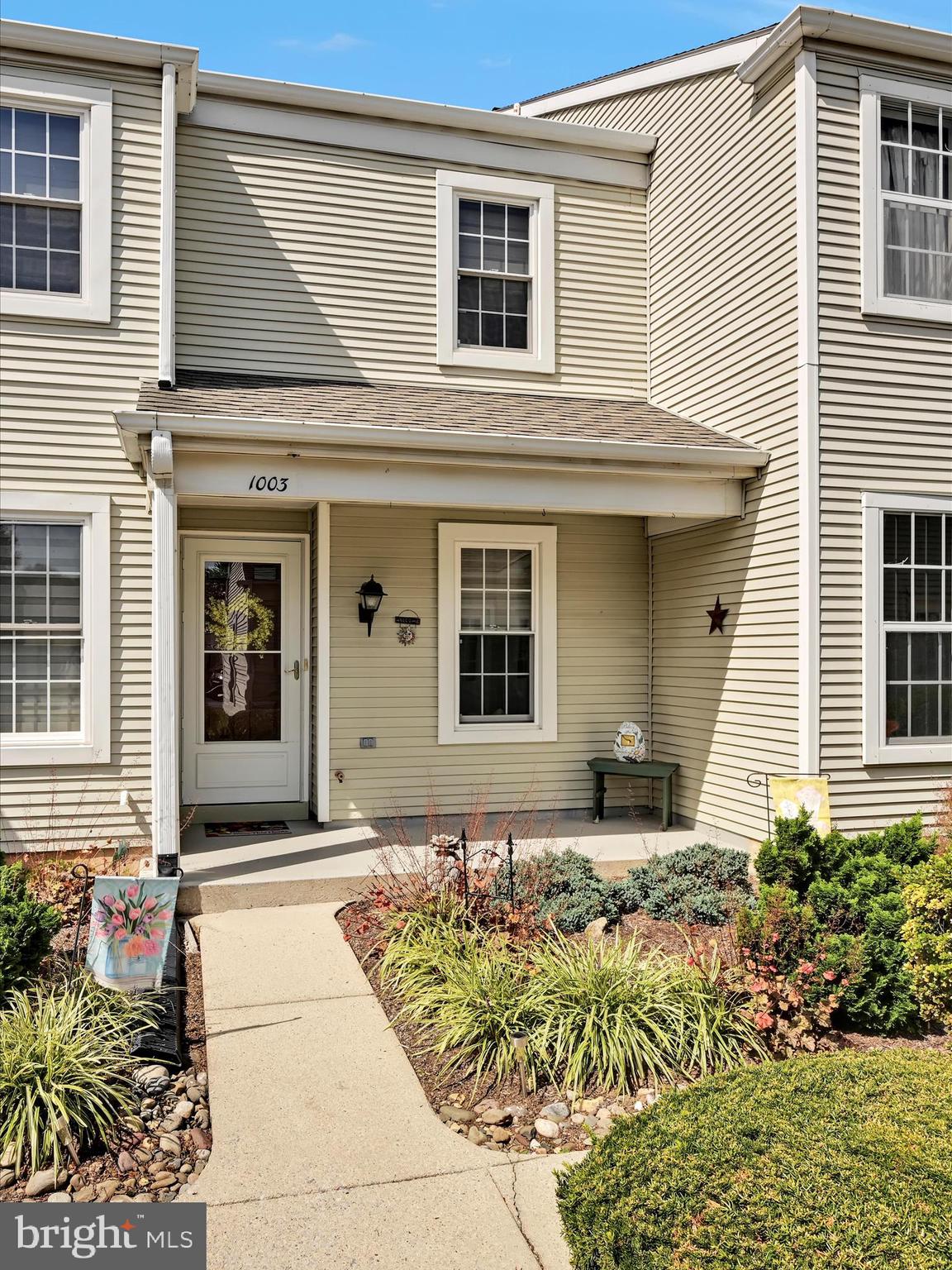 1003 CAMBRIDGE COURT