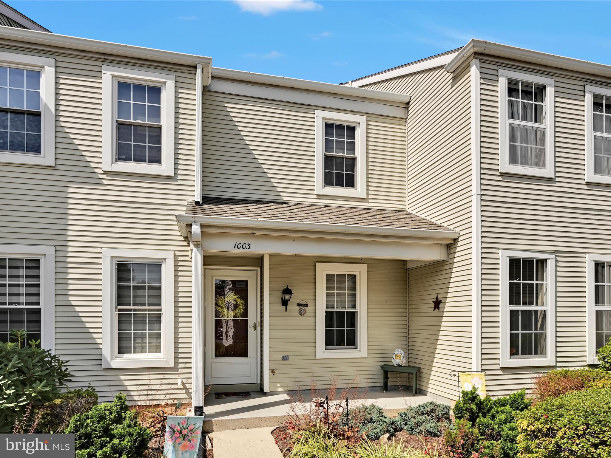 1003 CAMBRIDGE COURT