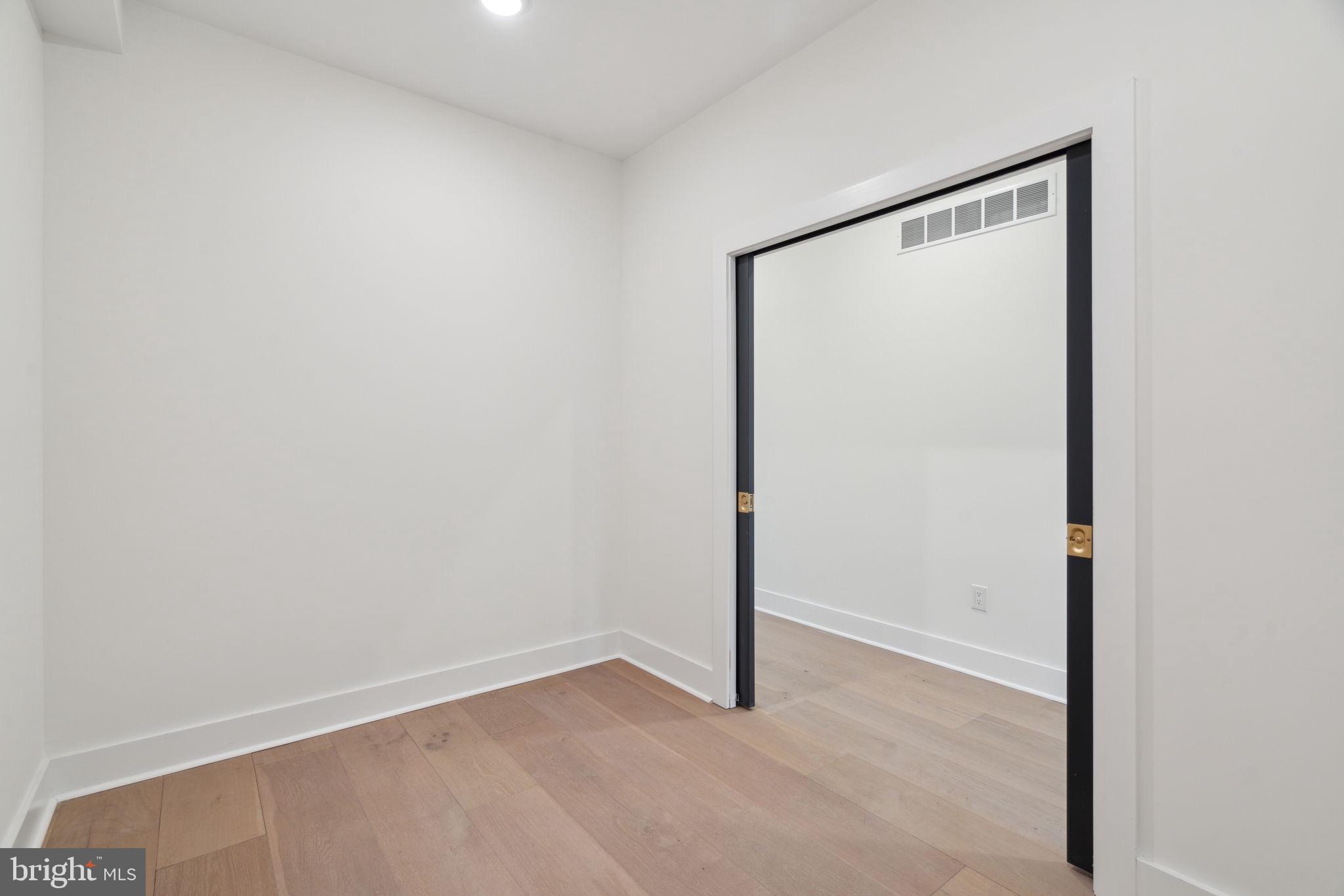 DEARNLEY PARK - Residential