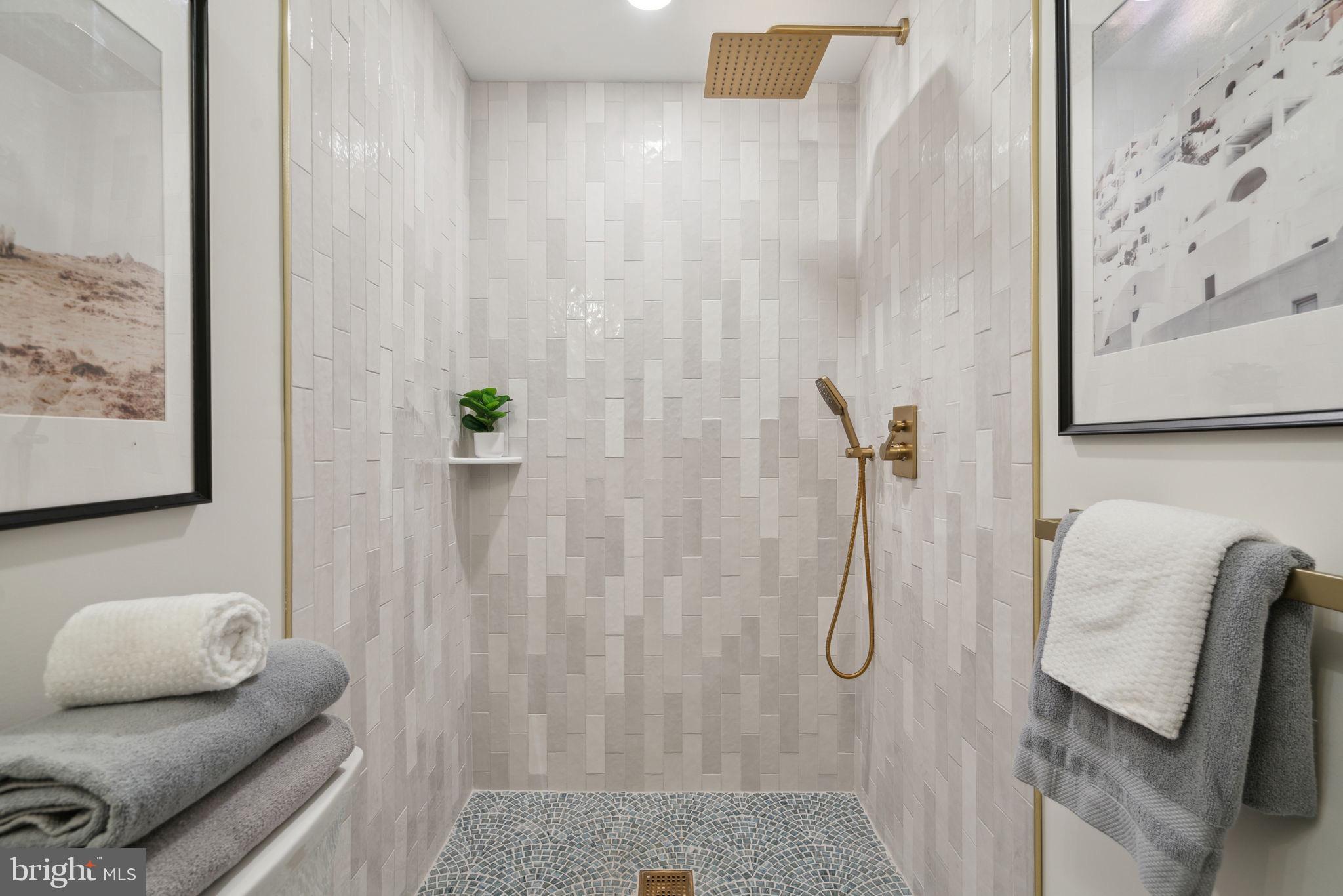 DEARNLEY PARK - Residential