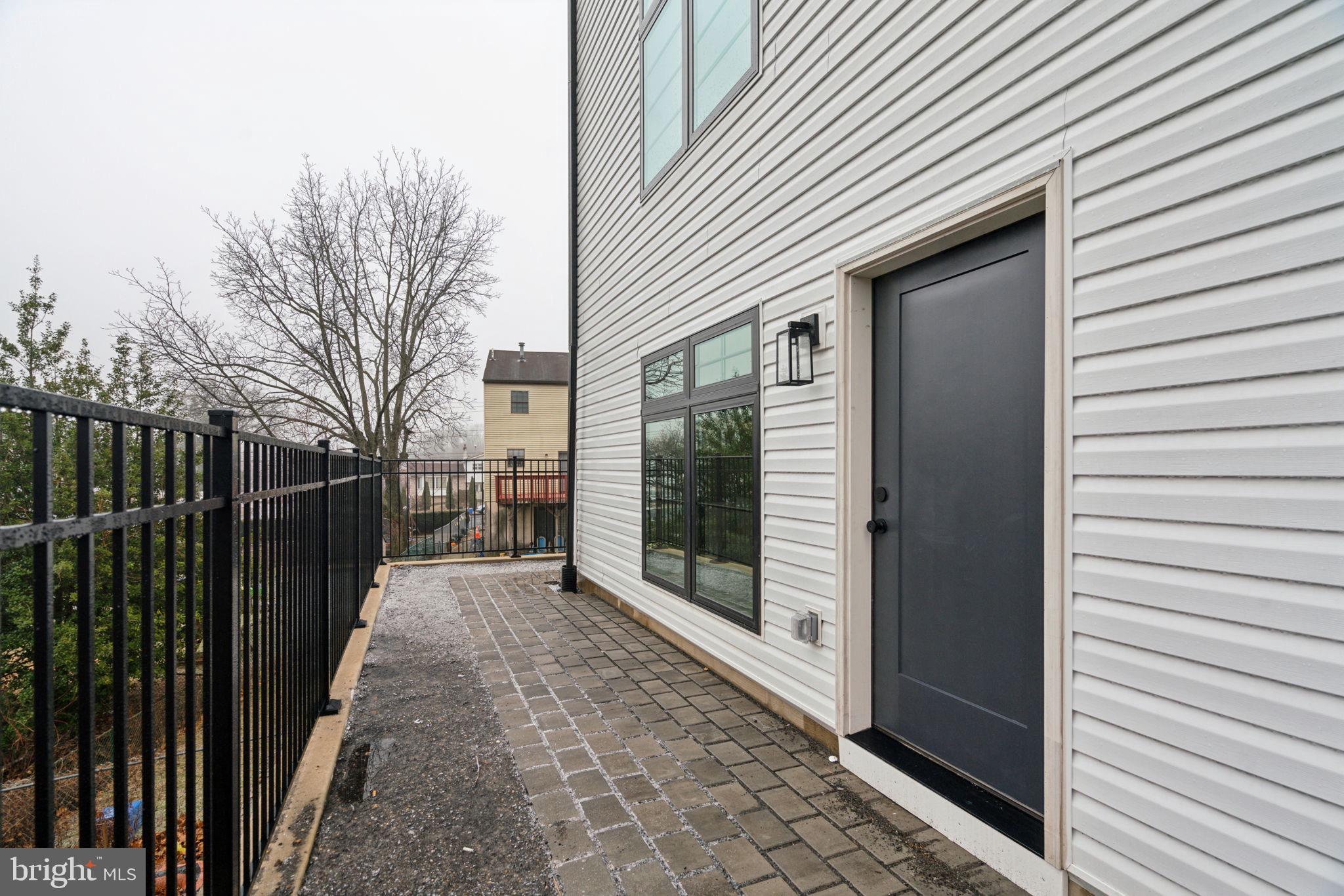 DEARNLEY PARK - Residential