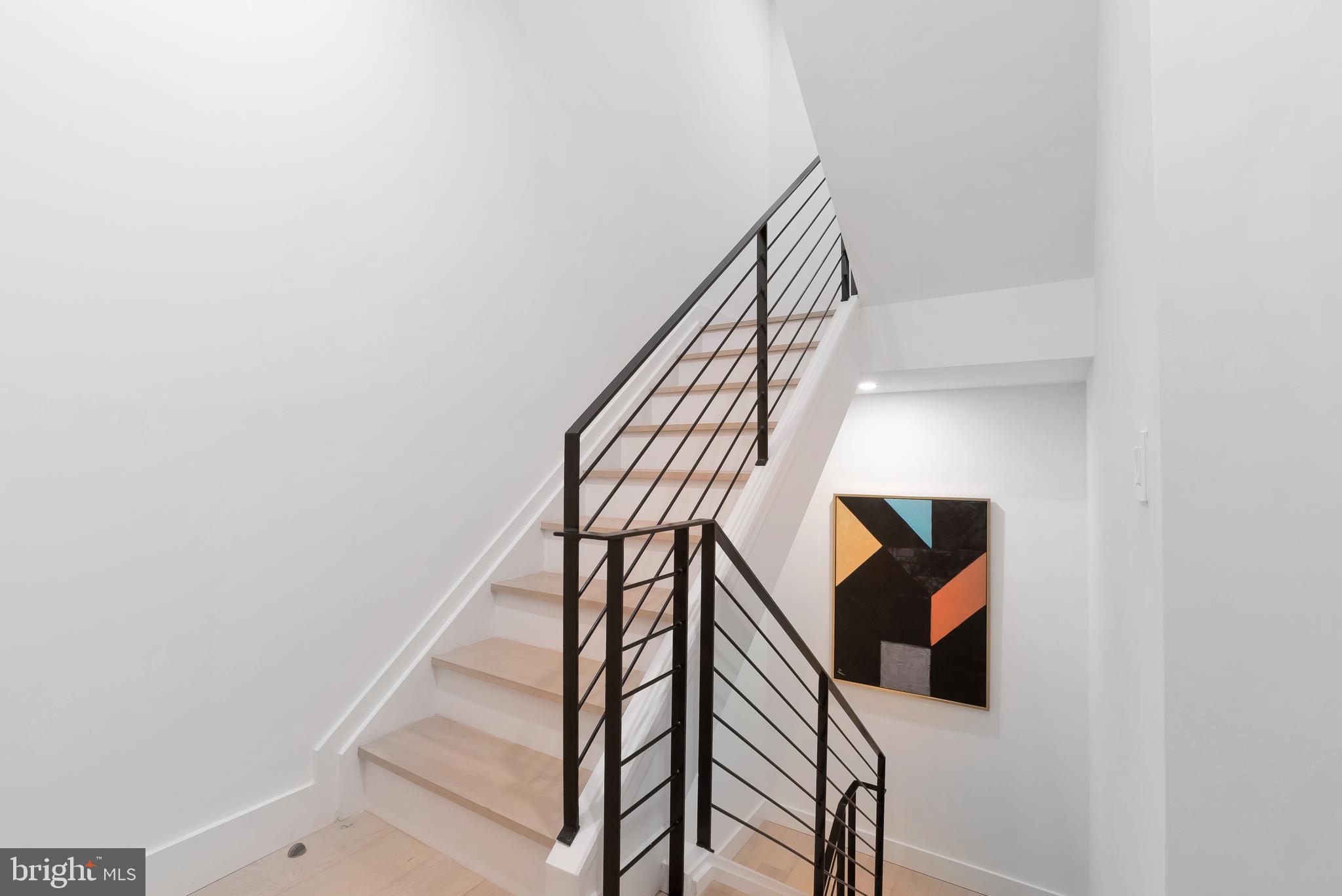 LOGAN SQUARE - Residential