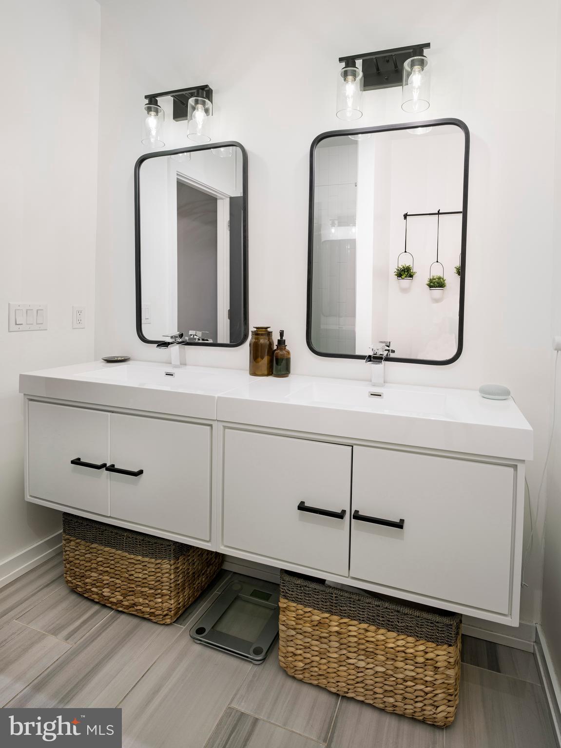 OLDE KENSINGTON - Residential