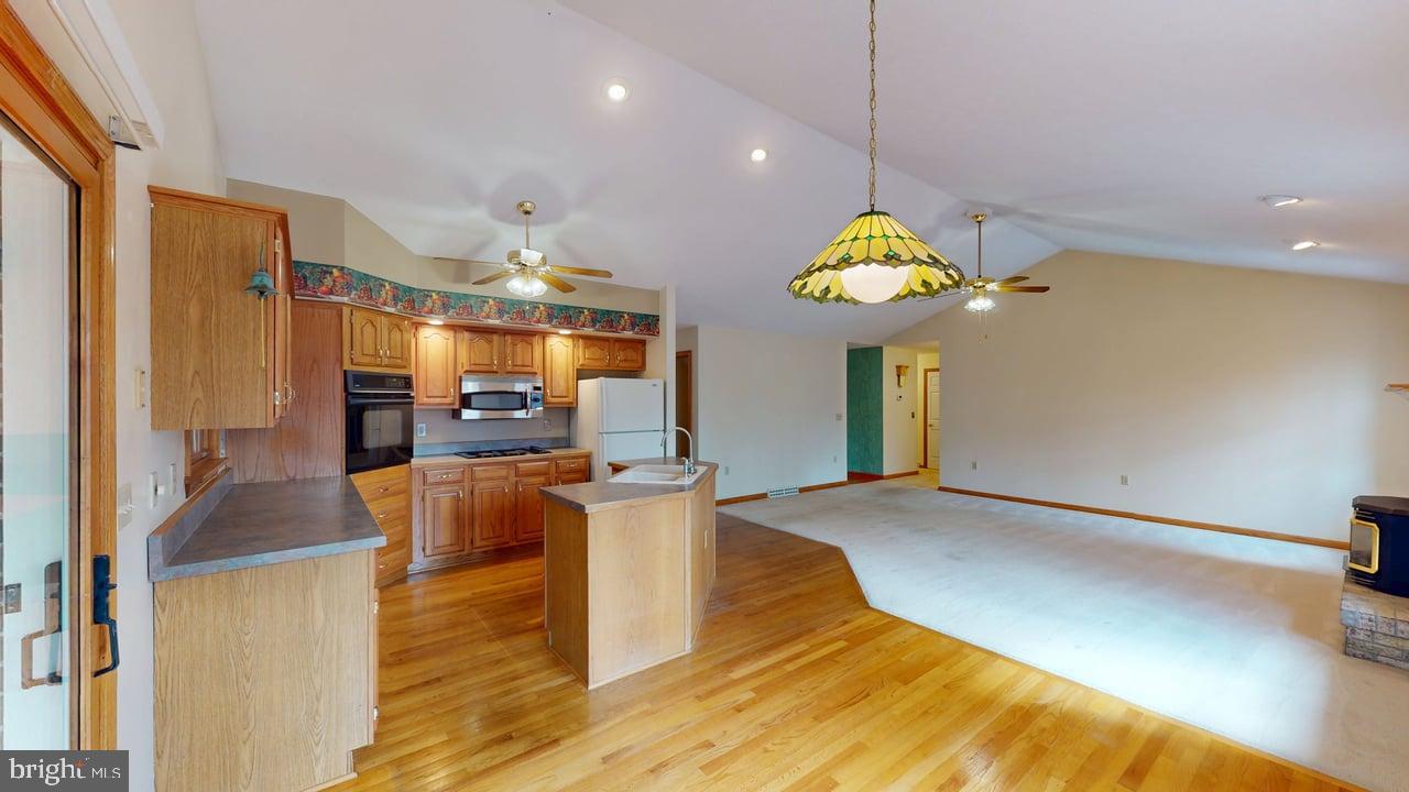 LAKEWOOD - Residential