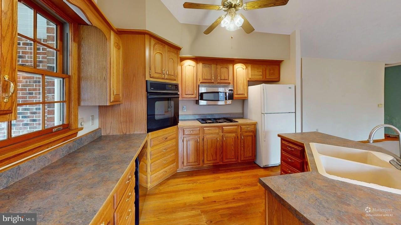 LAKEWOOD - Residential