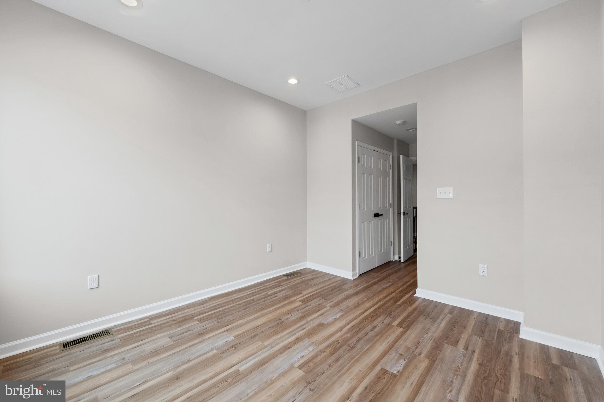 BIDDLE STREET - Residential