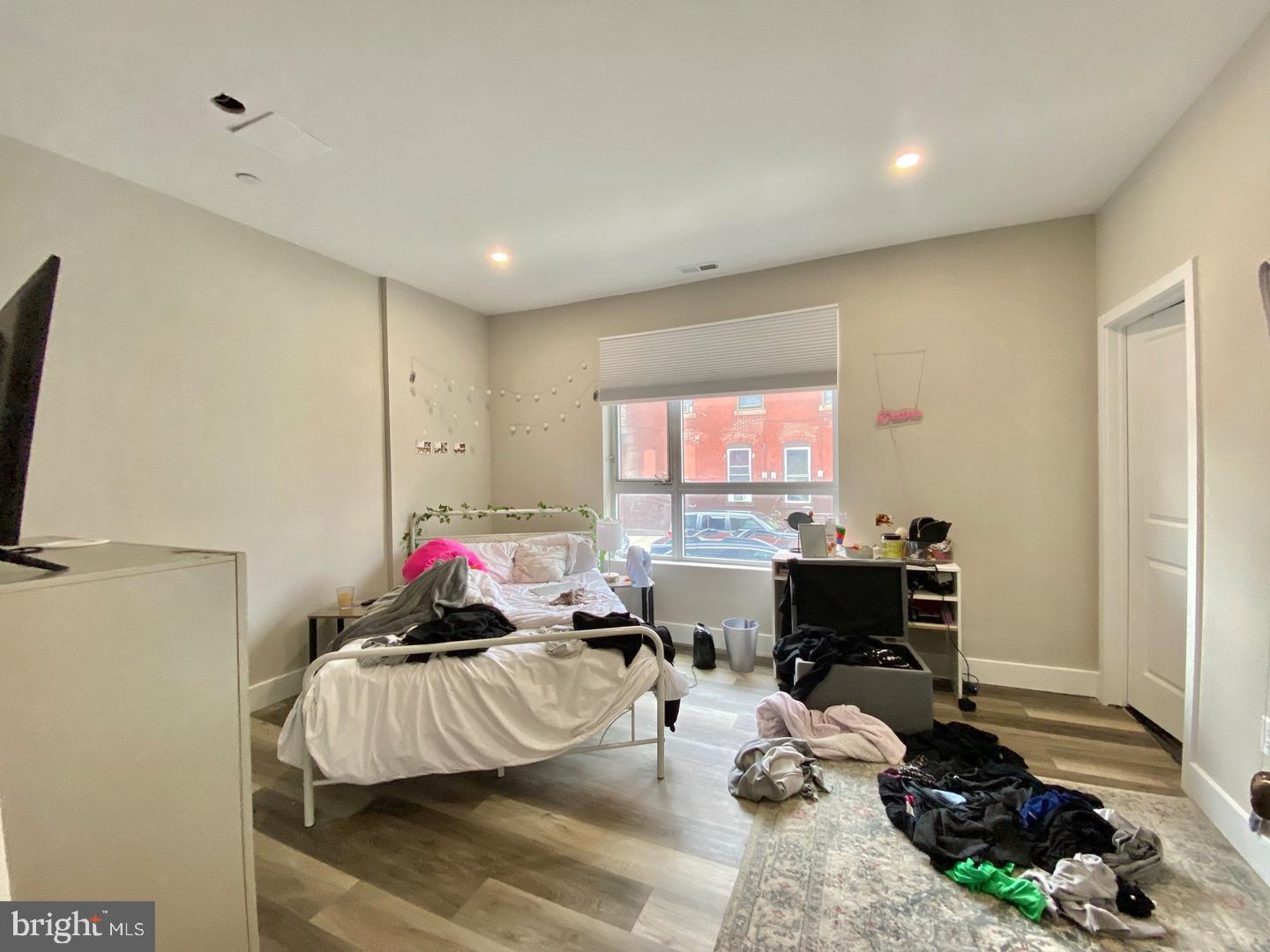 TEMPLE UNIVERSITY - Residential Lease