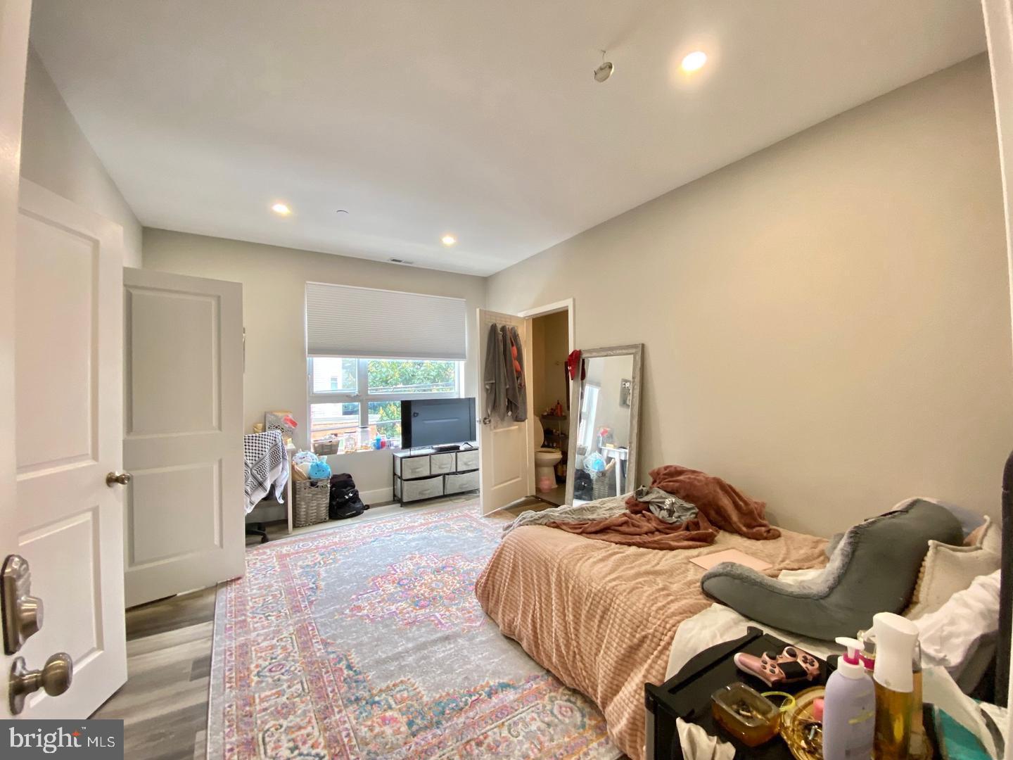 TEMPLE UNIVERSITY - Residential Lease